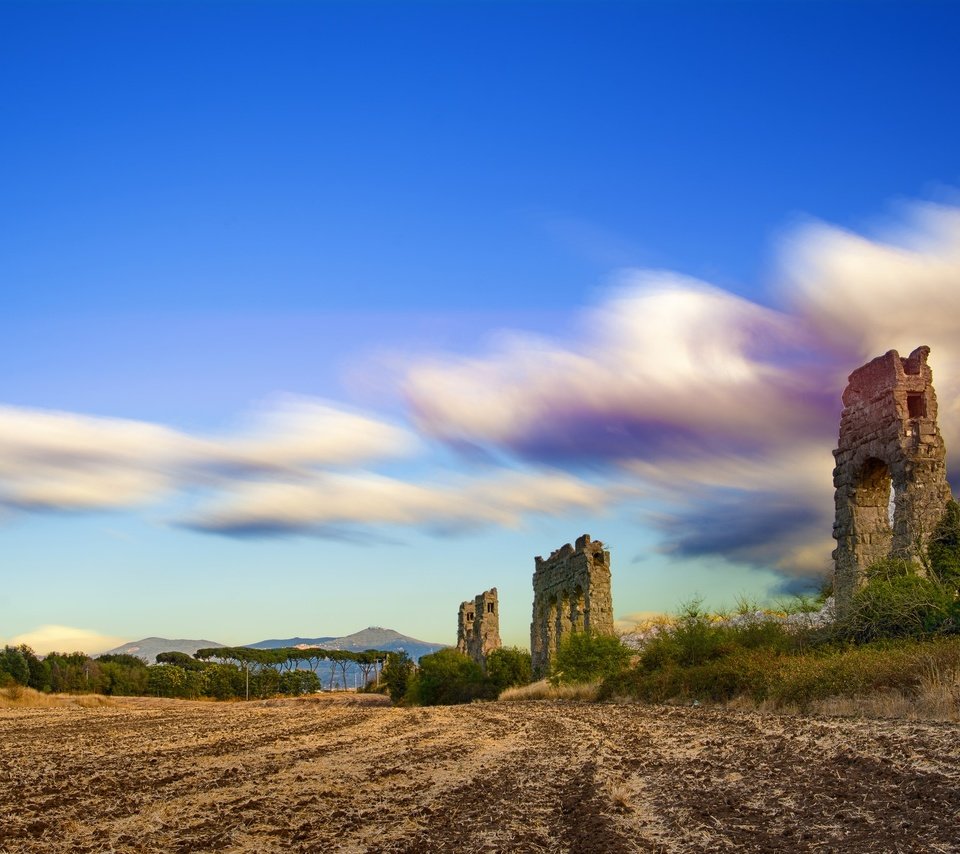 Обои небо, облака, руины, италия, рим, лацио, аква клавдия, the sky, clouds, ruins, italy, rome, lazio, aqua claudia разрешение 2048x1365 Загрузить