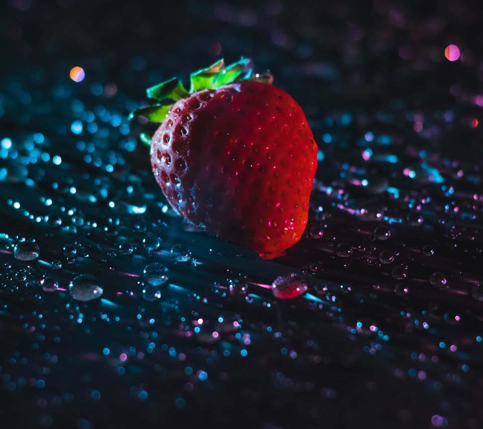 Обои капли, ягода, клубника, боке, капли воды, drops, berry, strawberry, bokeh, water drops разрешение 5999x3177 Загрузить