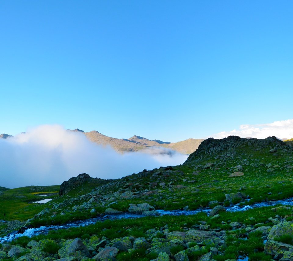 Обои небо, облака, горы, природа, пейзаж, туман, турция, the sky, clouds, mountains, nature, landscape, fog, turkey разрешение 8651x3817 Загрузить