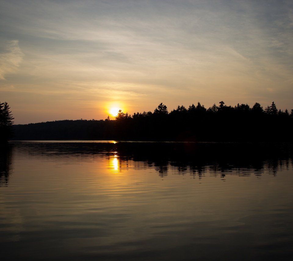 Обои небо, вечер, река, солнце, природа, лес, горизонт, the sky, the evening, river, the sun, nature, forest, horizon разрешение 3840x2560 Загрузить