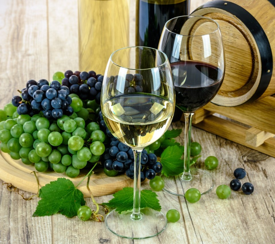 Обои виноград, вино, бокалы, grapes, wine, glasses разрешение 6016x4016 Загрузить