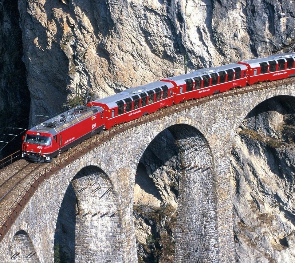 Обои горы, природа, швейцария, поезда, мосты, mountains, nature, switzerland, trains, bridges разрешение 1920x1200 Загрузить