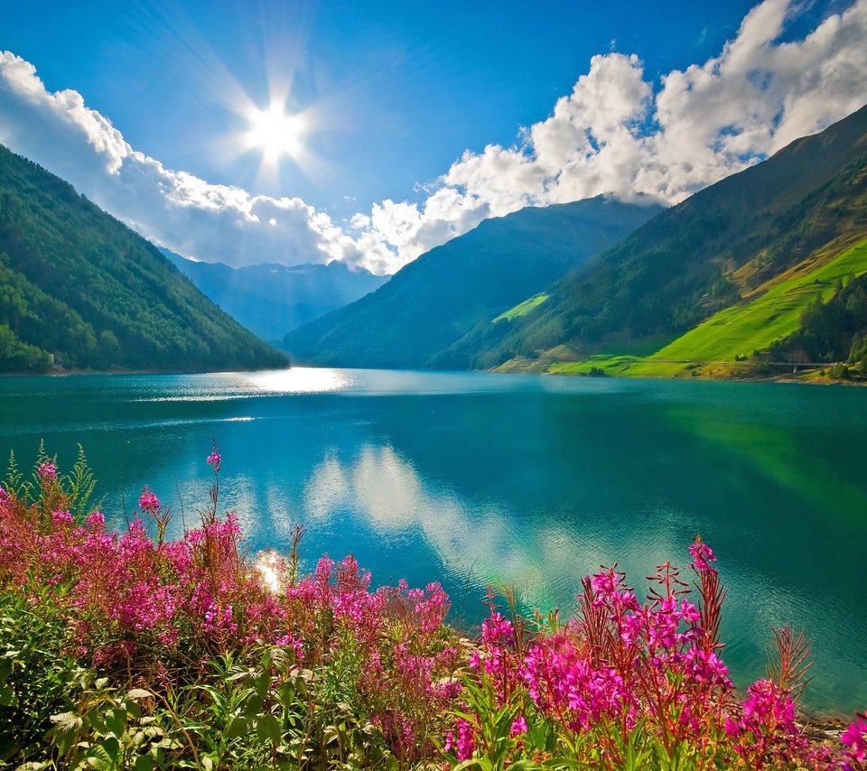 Обои озеро, горы, lake, mountains разрешение 3872x2592 Загрузить
