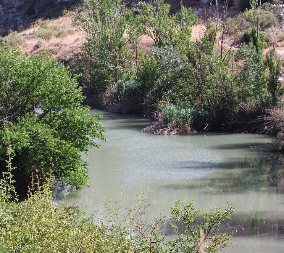 Обои вода, река, природа, отражение, испания, растительность, water, river, nature, reflection, spain, vegetation разрешение 2000x1338 Загрузить