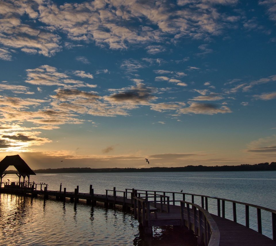 Обои небо, облака, вода, море, пирс, the sky, clouds, water, sea, pierce разрешение 3840x2160 Загрузить