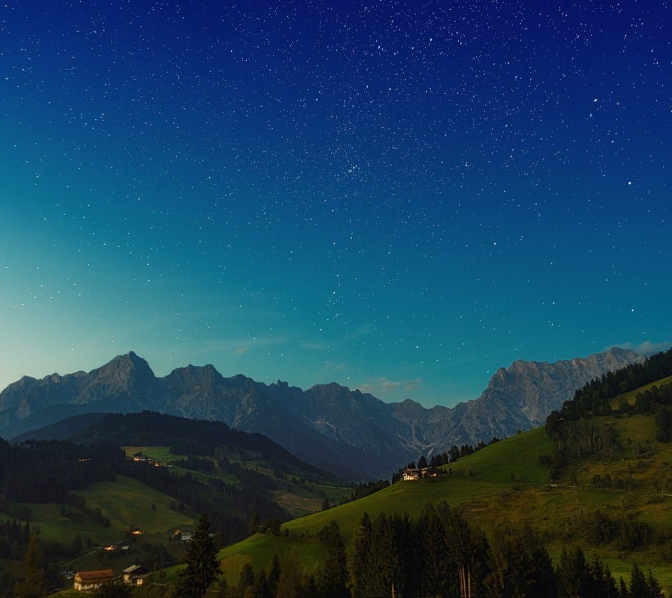 Обои ночь, горы, лес, домики, альпы, night, mountains, forest, houses, alps разрешение 3840x2160 Загрузить