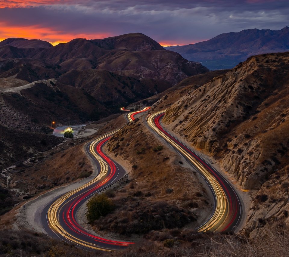 Обои дорога, огни, горы, закат, road, lights, mountains, sunset разрешение 3840x2160 Загрузить