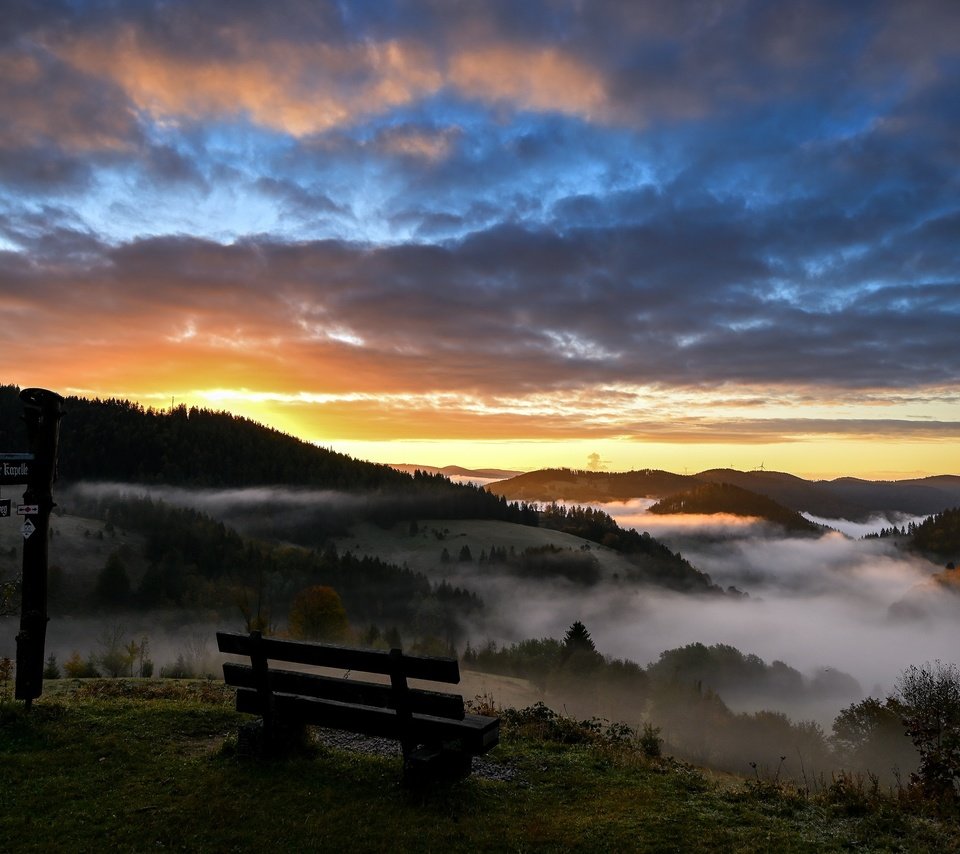 Обои горы, утро, скамья, mountains, morning, bench разрешение 3840x2160 Загрузить