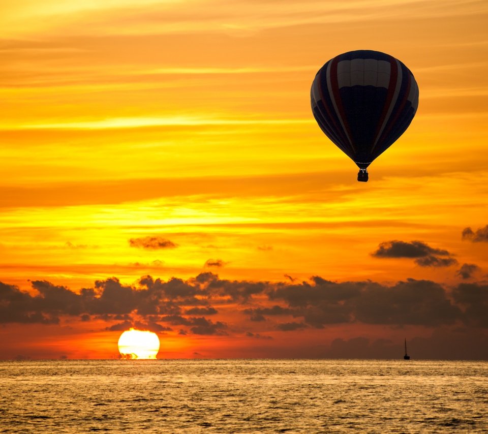 Обои солнце, закат, море, воздушный шар, the sun, sunset, sea, balloon разрешение 5120x2880 Загрузить