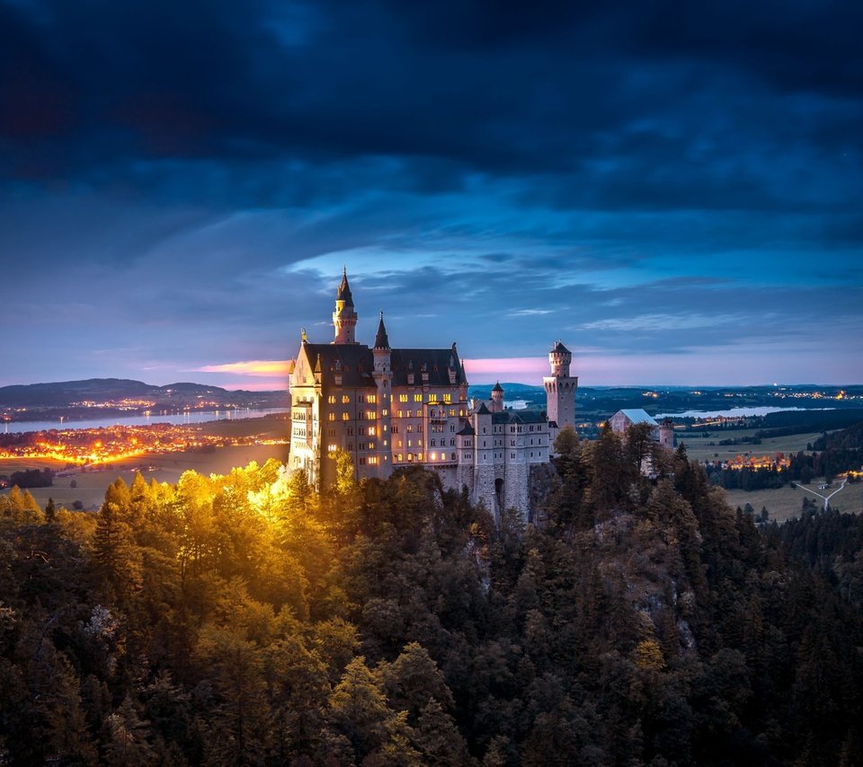 Обои небо, деревья, природа, замок, германия, нойшванштайн, the sky, trees, nature, castle, germany, neuschwanstein разрешение 2249x1500 Загрузить