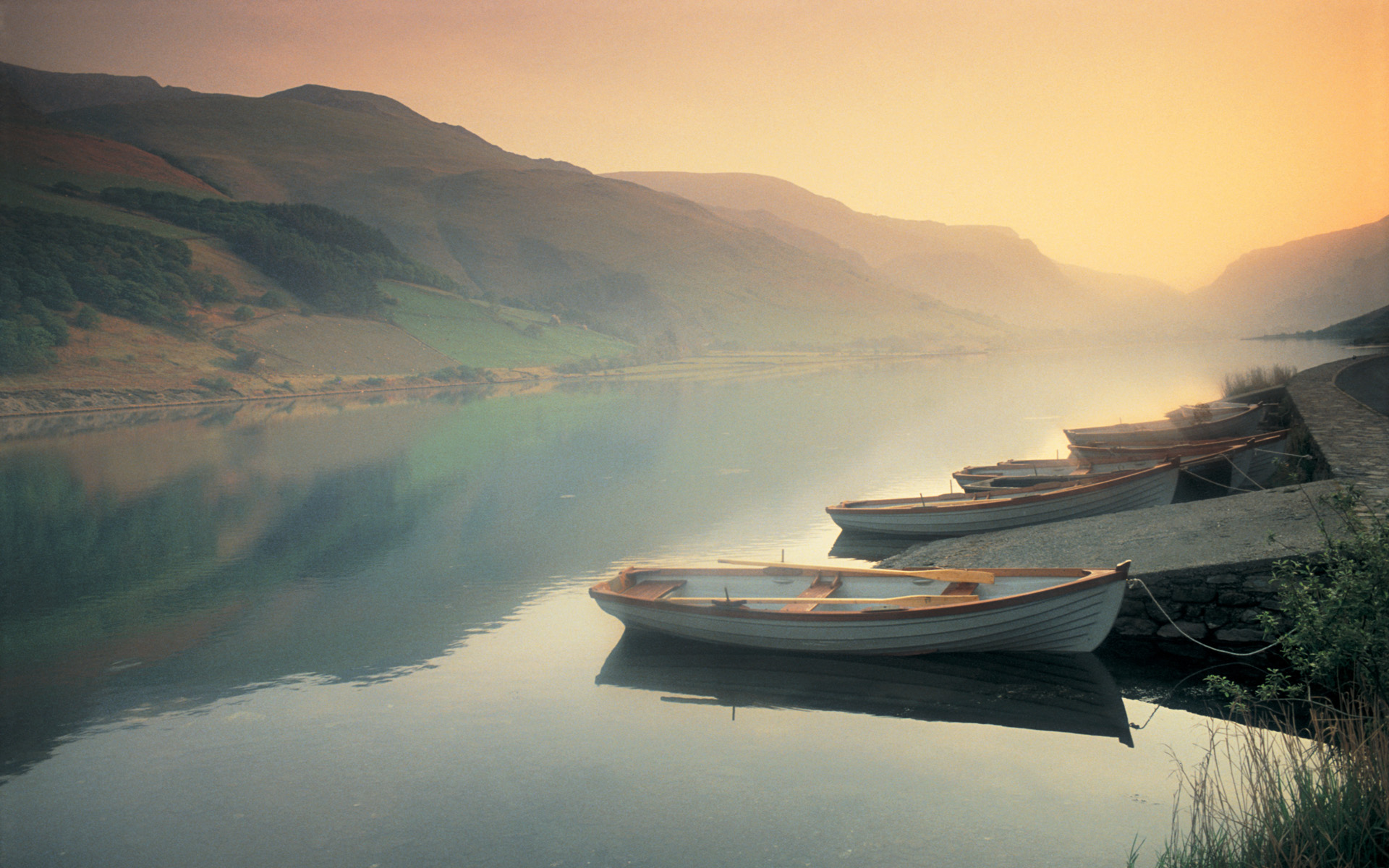 Обои река, восход, утро, туман, лодки, river, sunrise, morning, fog, boats разрешение 1920x1200 Загрузить