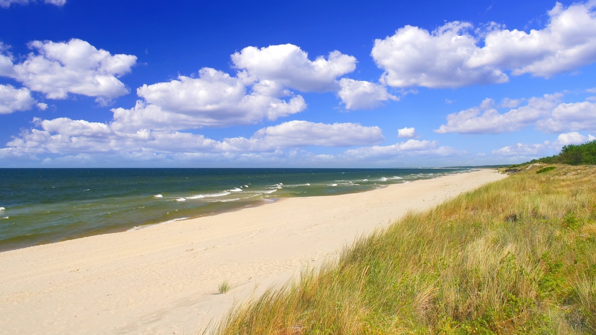 Обои небо, облака, волны, песок, пляж, the sky, clouds, wave, sand, beach разрешение 1920x1080 Загрузить