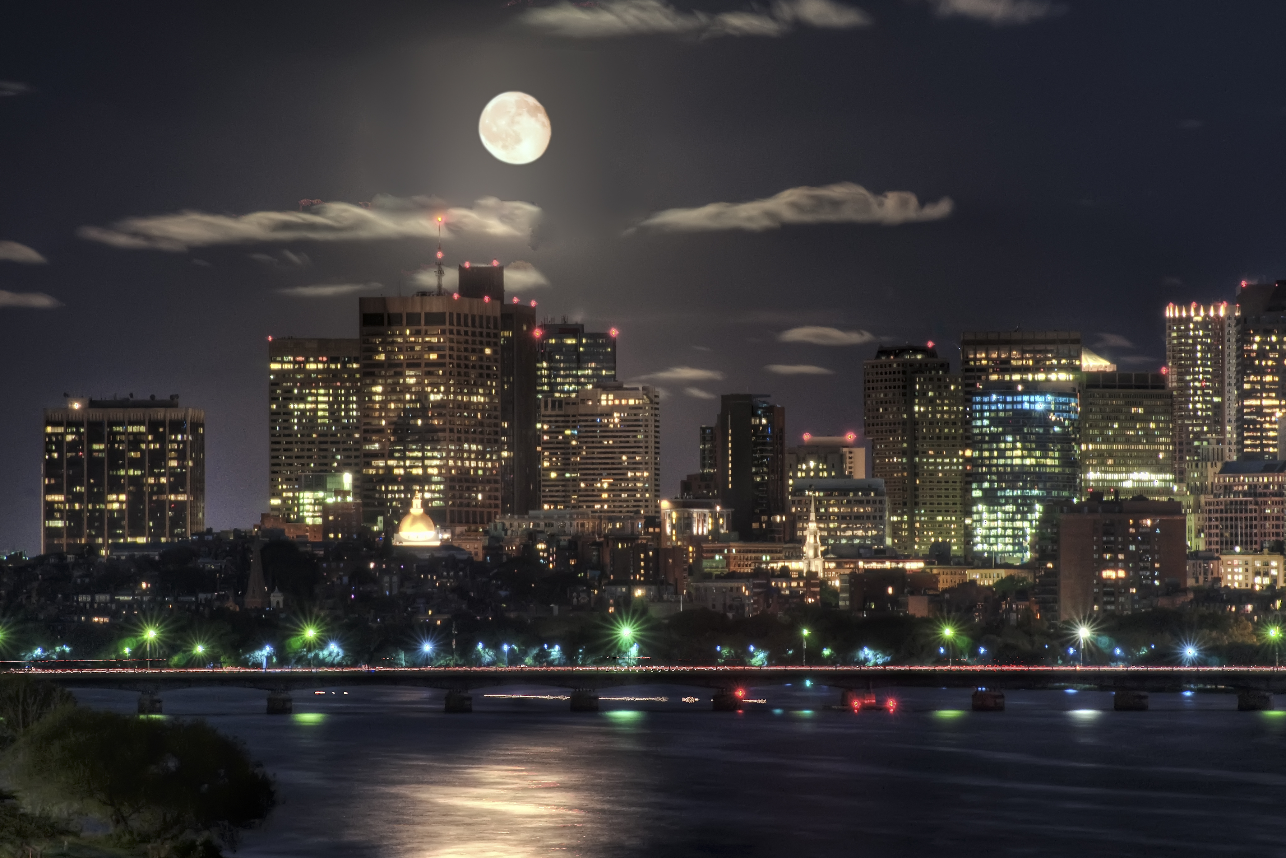 Mir noch. Нью Йорк ночной Бостон. Boston 80 город. Ночной город. Ночной городской пейзаж.