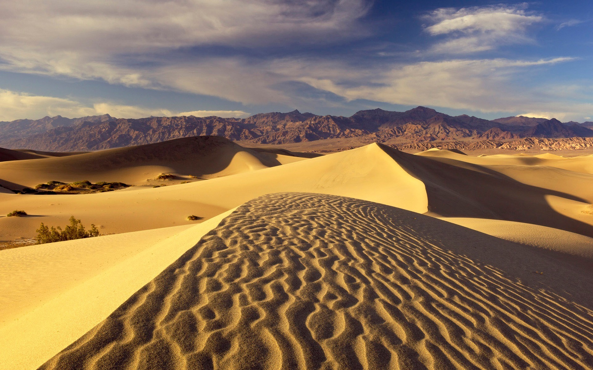 Обои горы, пустыня, дюны, mountains, desert, dunes разрешение 1920x1200 Загрузить
