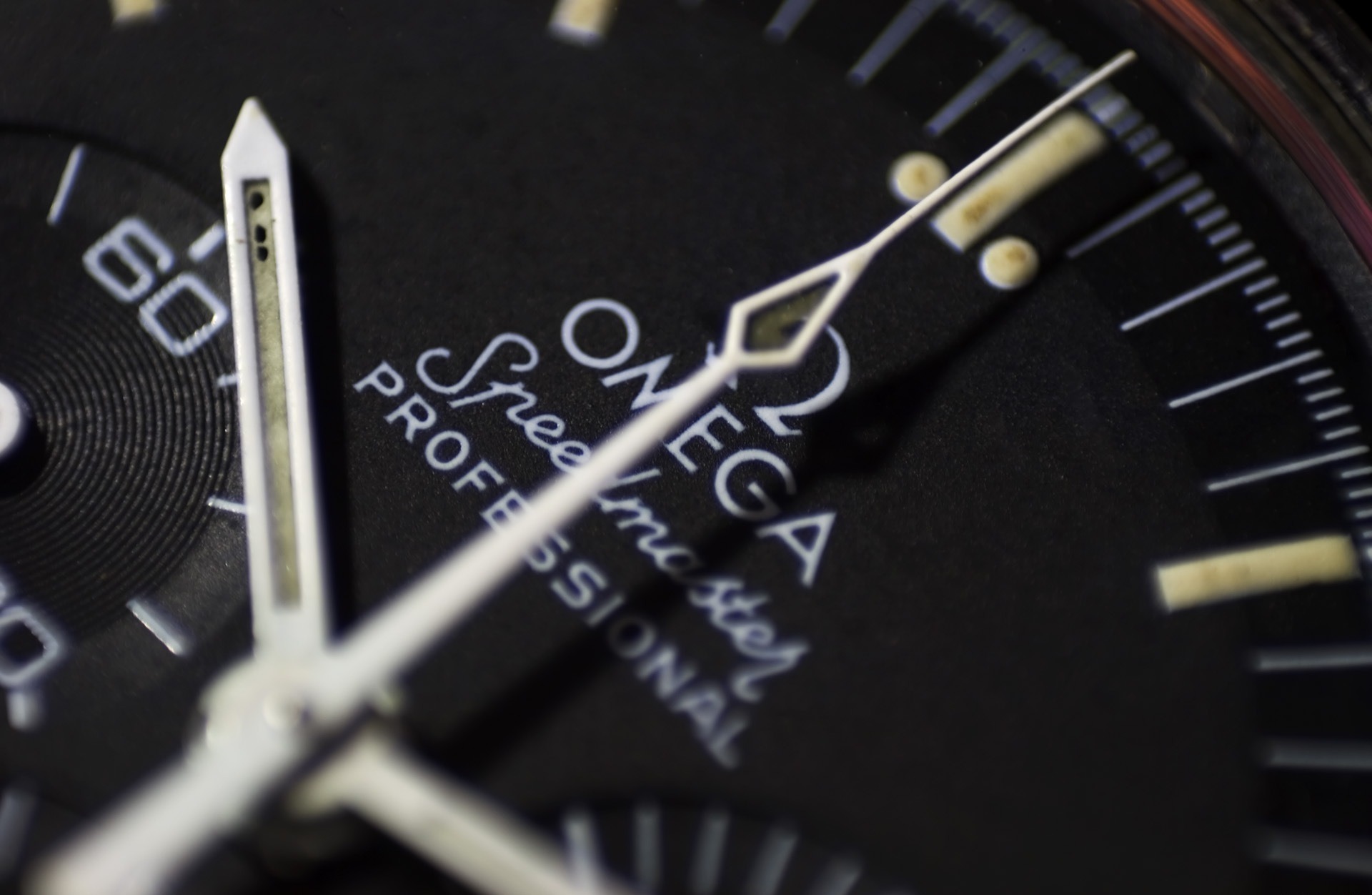 Обои часы, циферблат, omega, крупным планом, watch, dial, closeup разрешение 1920x1252 Загрузить
