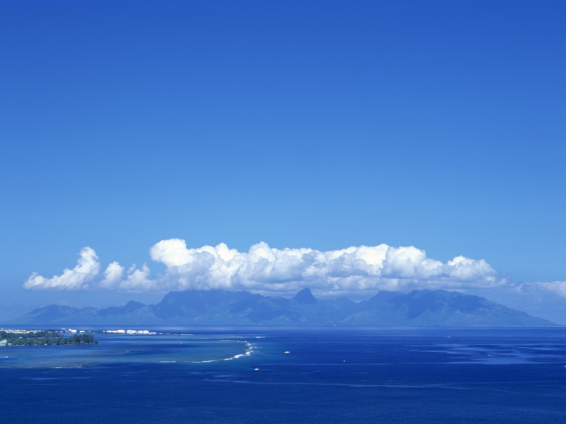 природа море остров небо облака бесплатно