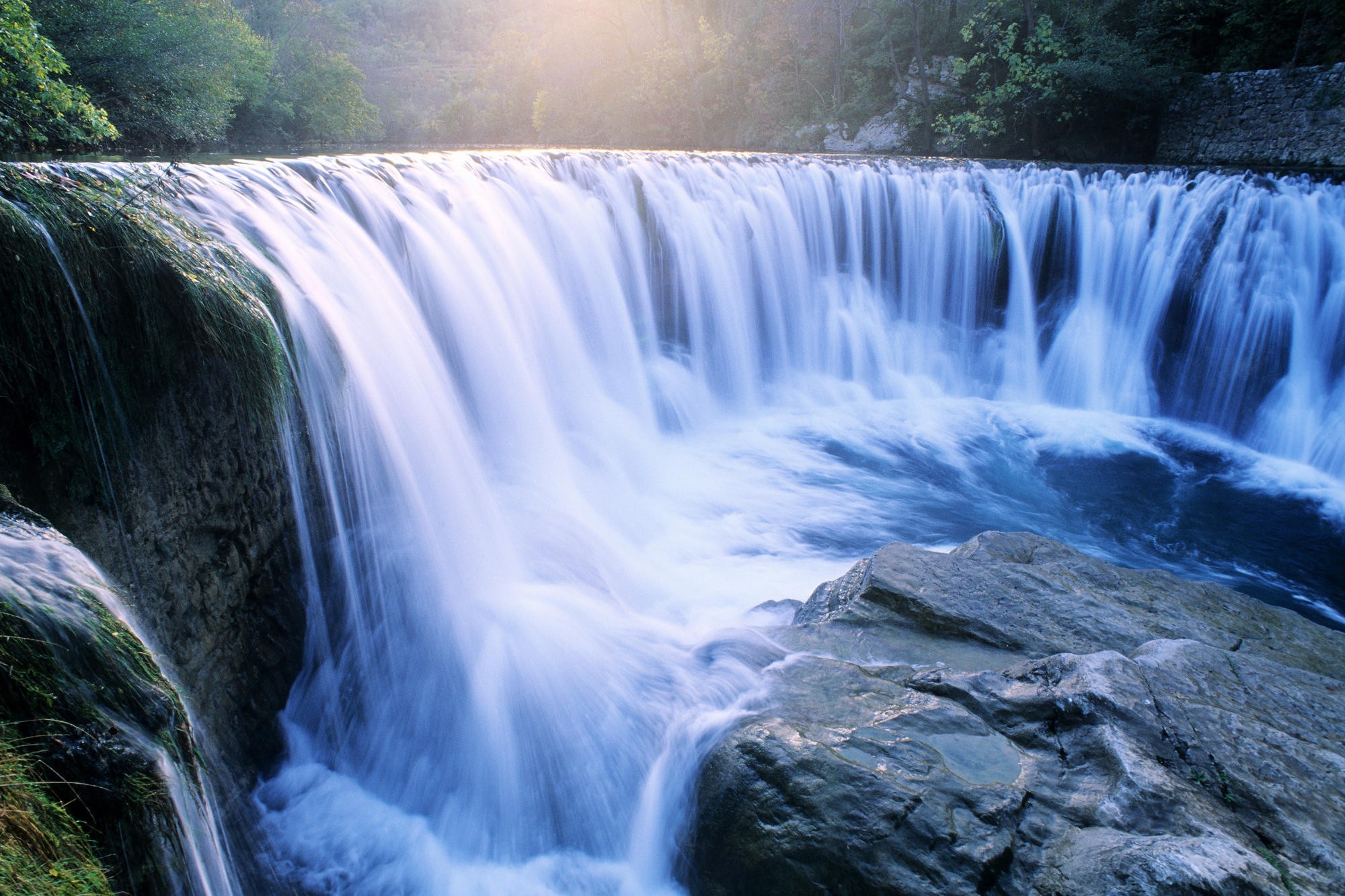 Обои вода, река, камни, водопад, water, river, stones, waterfall разрешение 2000x1333 Загрузить