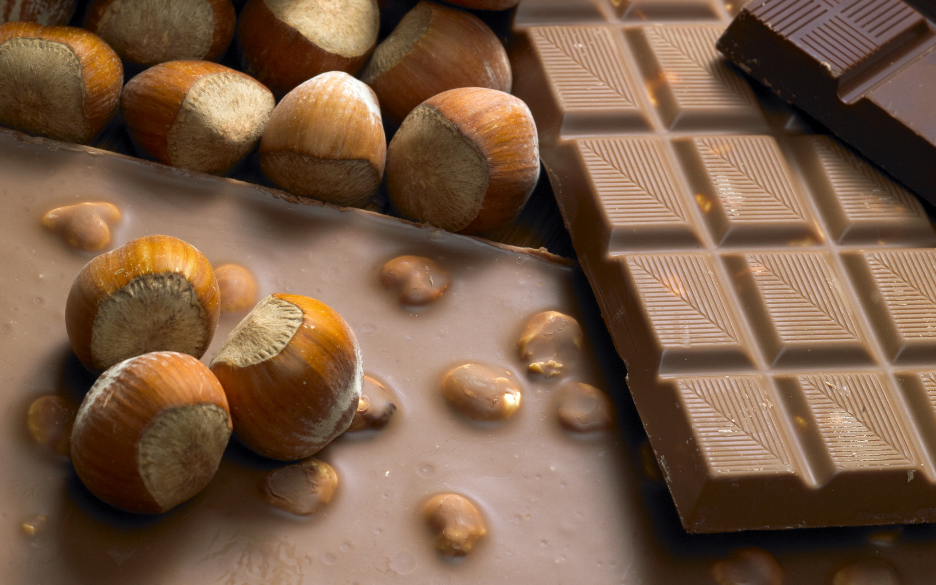 Обои шоколад, плитка, фундук, chocolate, tile, hazelnuts разрешение 1920x1200 Загрузить