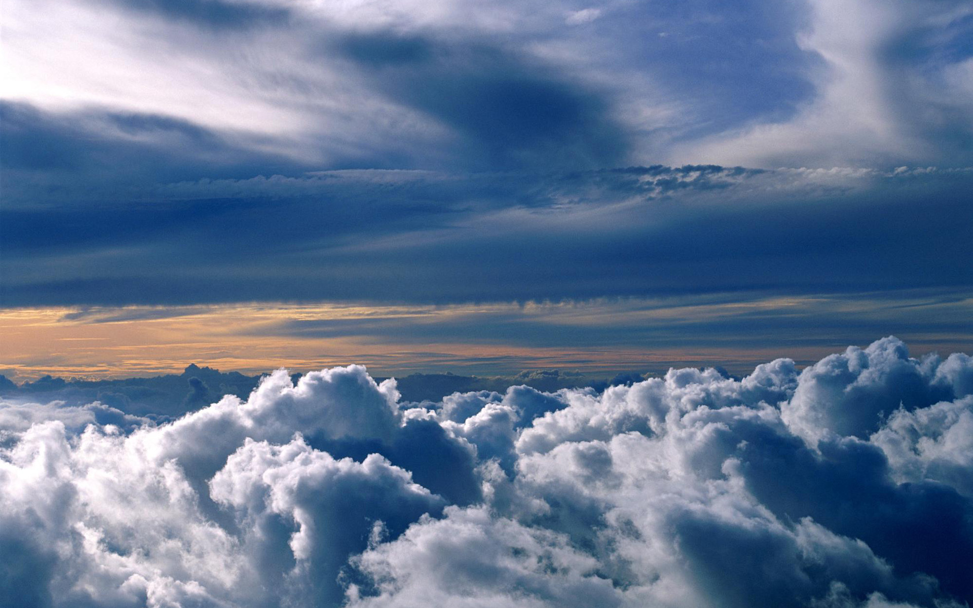 Обои небо, облака, природа, атмосфера, высота, the sky, clouds, nature, the atmosphere, height разрешение 1920x1200 Загрузить