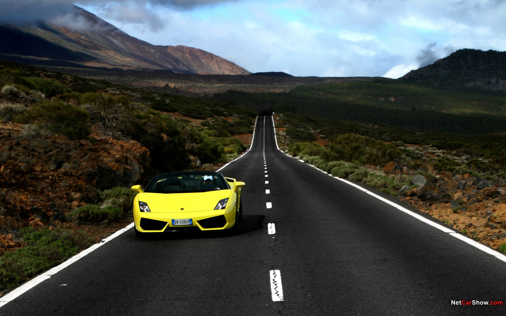 Lamborghini горы поворот бесплатно