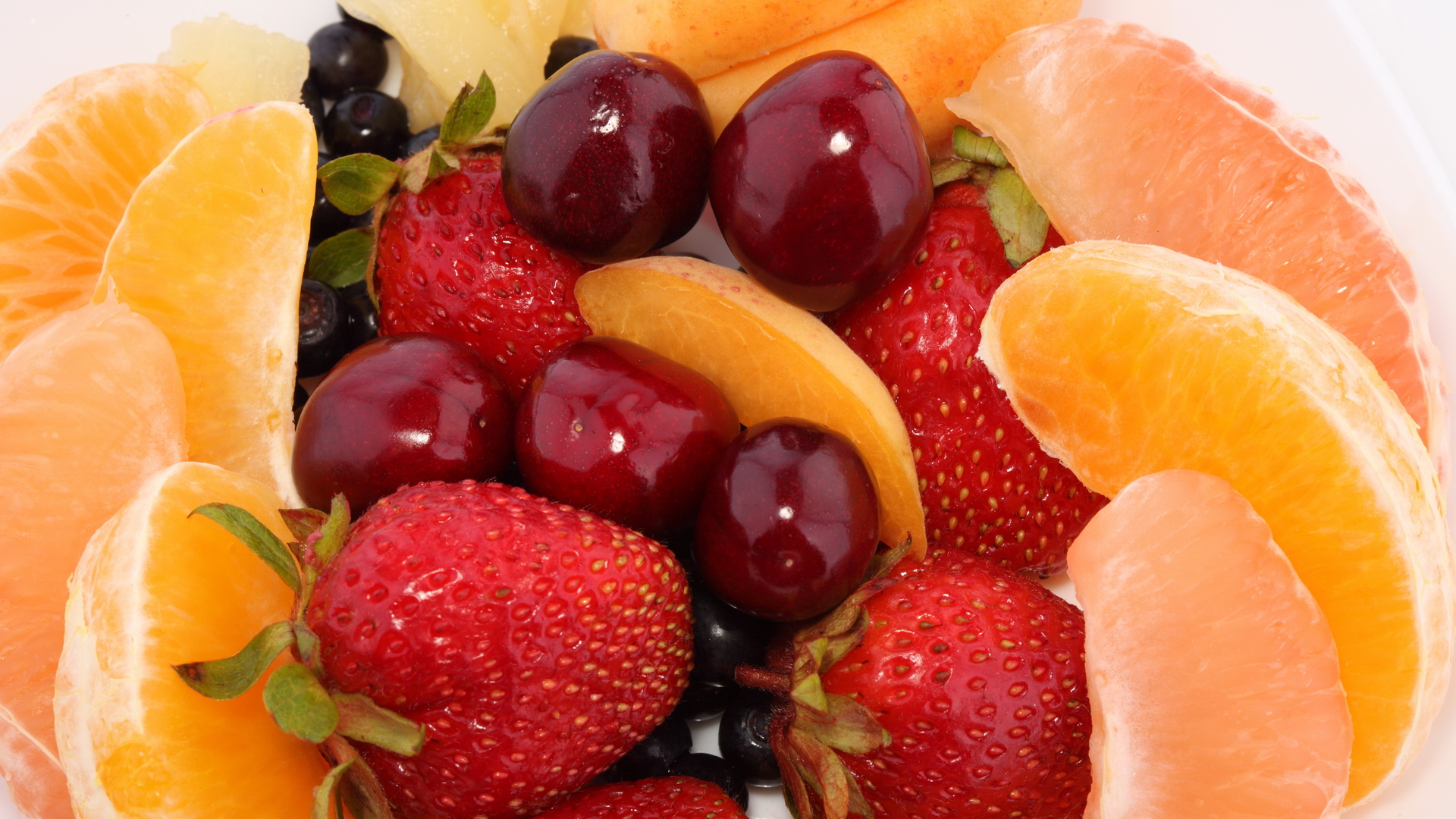 Обои фрукты, клубника, ягоды, вишня, апельсин, черника, десерт, грейпфрут, fruit, strawberry, berries, cherry, orange, blueberries, dessert, grapefruit разрешение 1920x1080 Загрузить