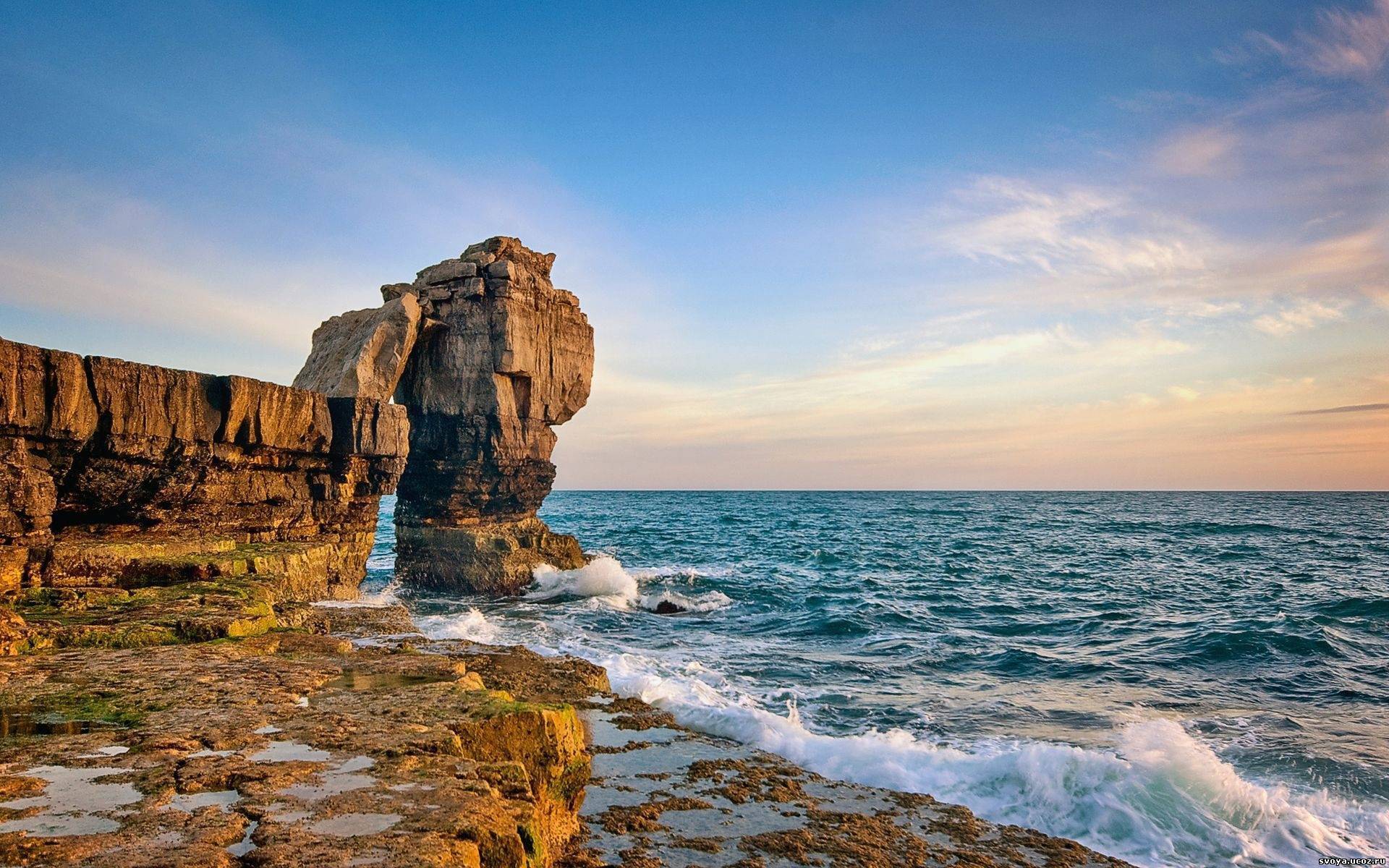 Обои небо, вода, скалы, природа, пейзаж, море, обрыв, the sky, water, rocks, nature, landscape, sea, open разрешение 1920x1200 Загрузить