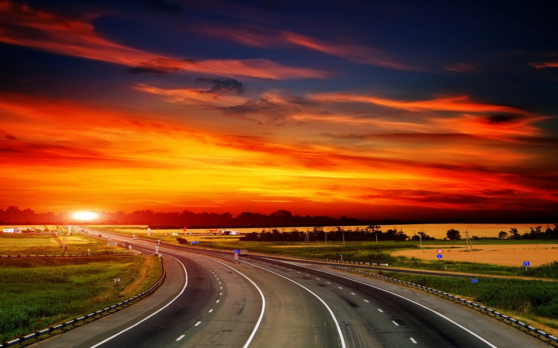 Обои небо, трава, облака, природа, закат, пейзаж, дороги, the sky, grass, clouds, nature, sunset, landscape, road разрешение 1920x1200 Загрузить