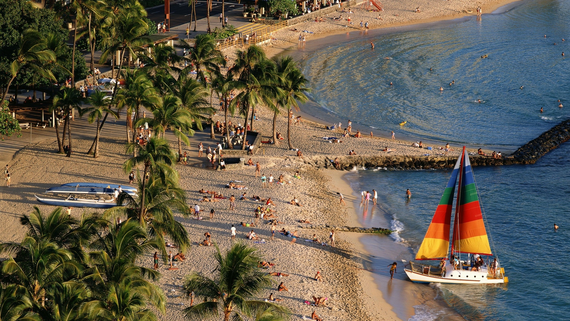 Обои берег, пейзаж, пляж, люди, пальмы, океан, яхта, shore, landscape, beach, people, palm trees, the ocean, yacht разрешение 1920x1080 Загрузить