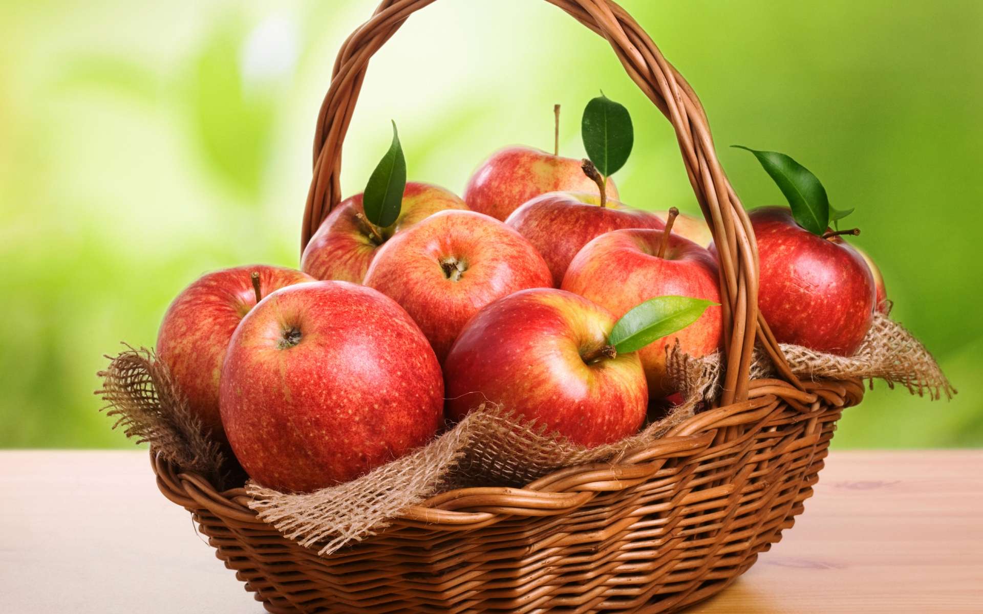 Обои яблоки, корзина, apples, basket разрешение 1920x1200 Загрузить