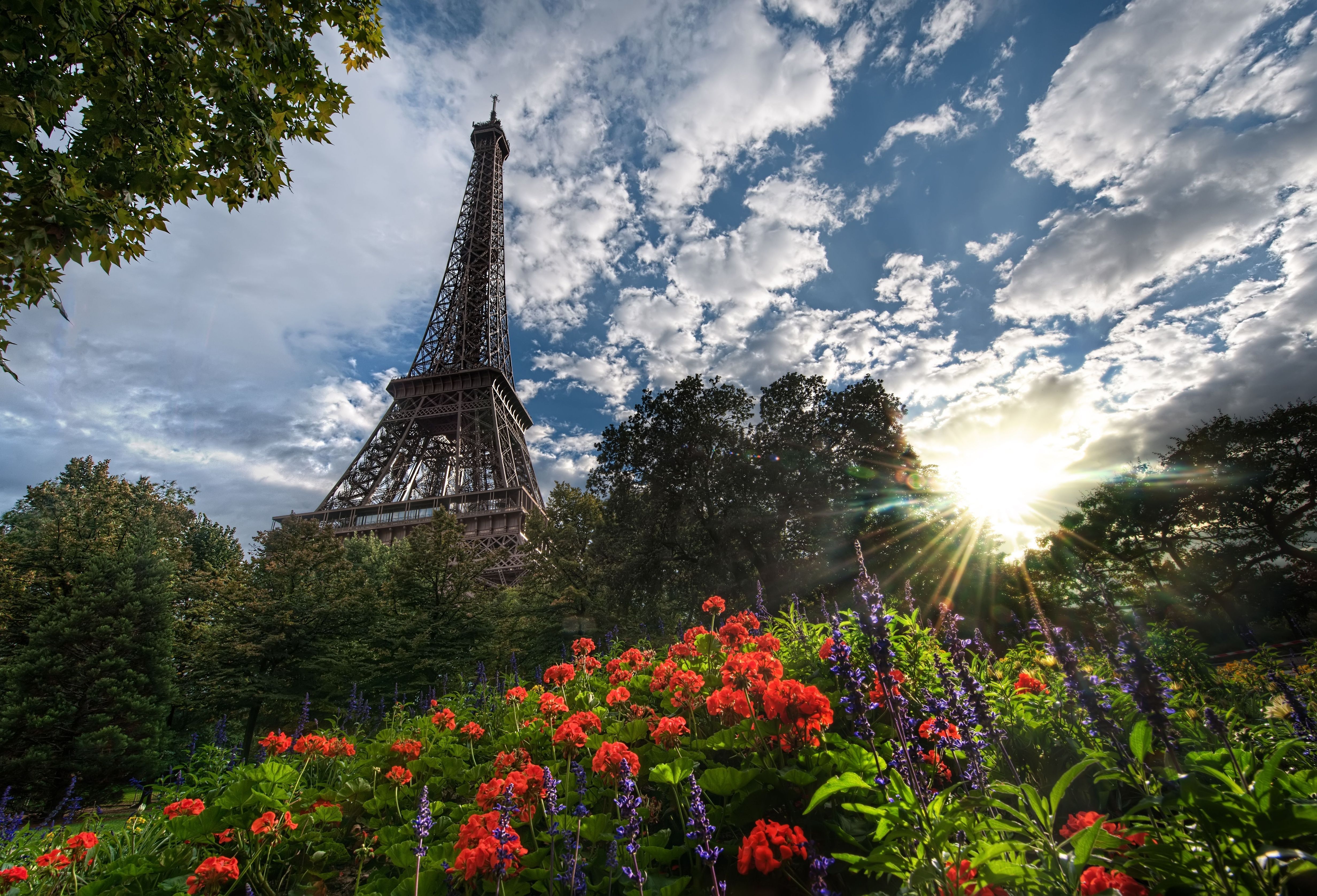 Париж, эйфелева башня, небо скачать