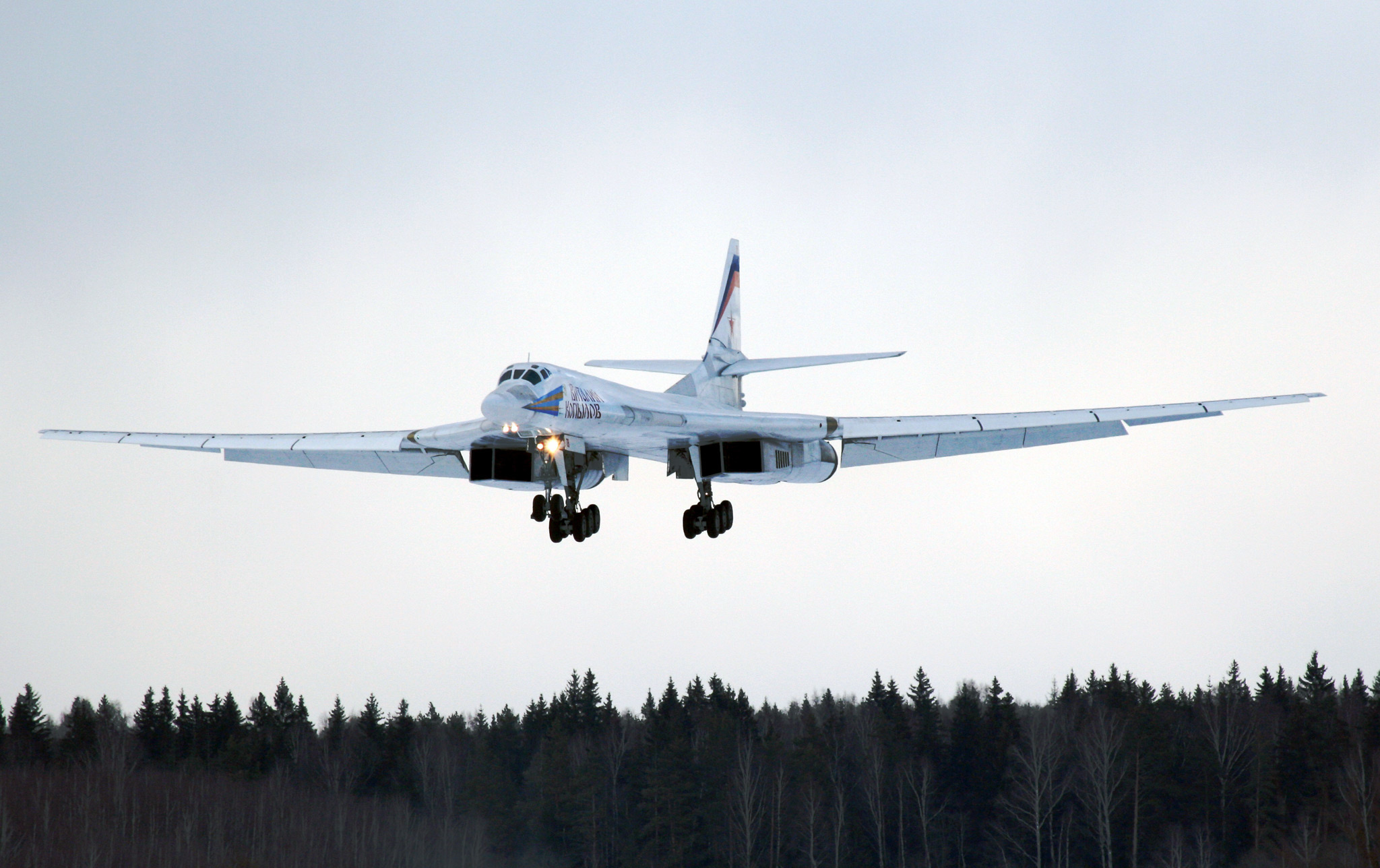 Белый лебедь высота. Ту-160 белый лебедь. Ту-22м3 белый лебедь. Туполев ту 160. Tupolev tu-160.