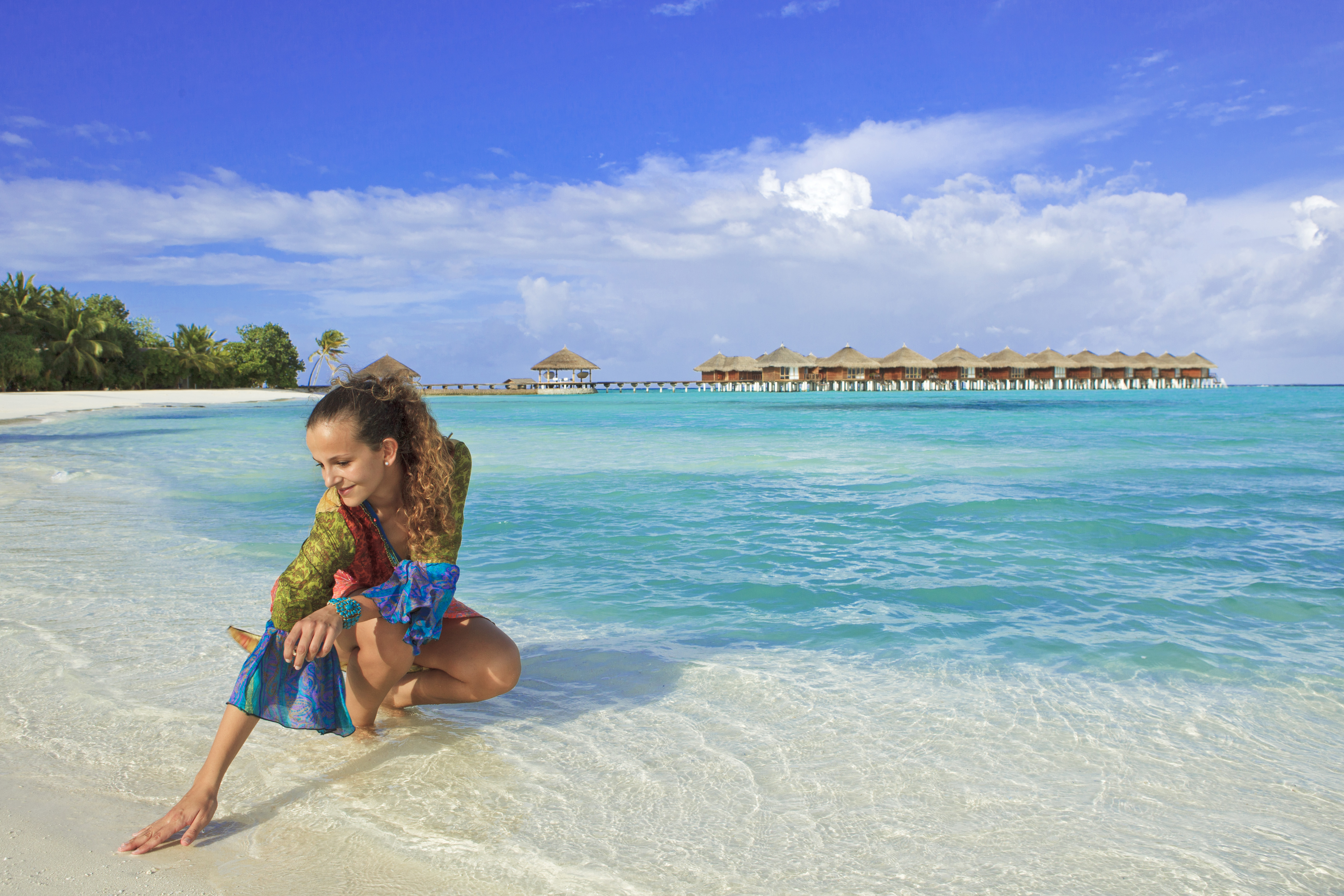 Курорт без мужа. Фотосессия на Мальдивах. Мальдивы пляж. Девушка на Мальдивах. Мальдивы пляж с людьми.