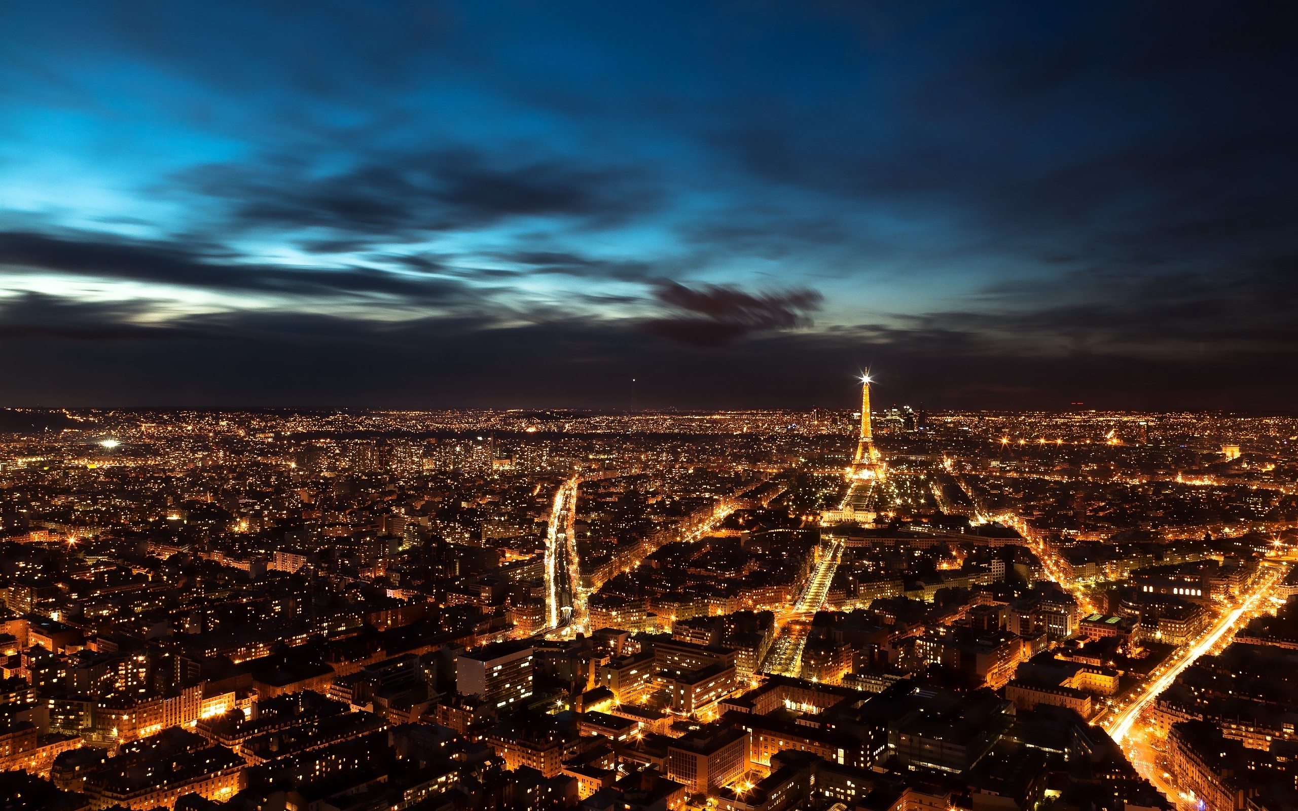 Небо парижа. Ночной Париж 4к. Париж панорама Эйфелева башня. Париж Эйфелева башня ночью панорама. Франция 8 к.