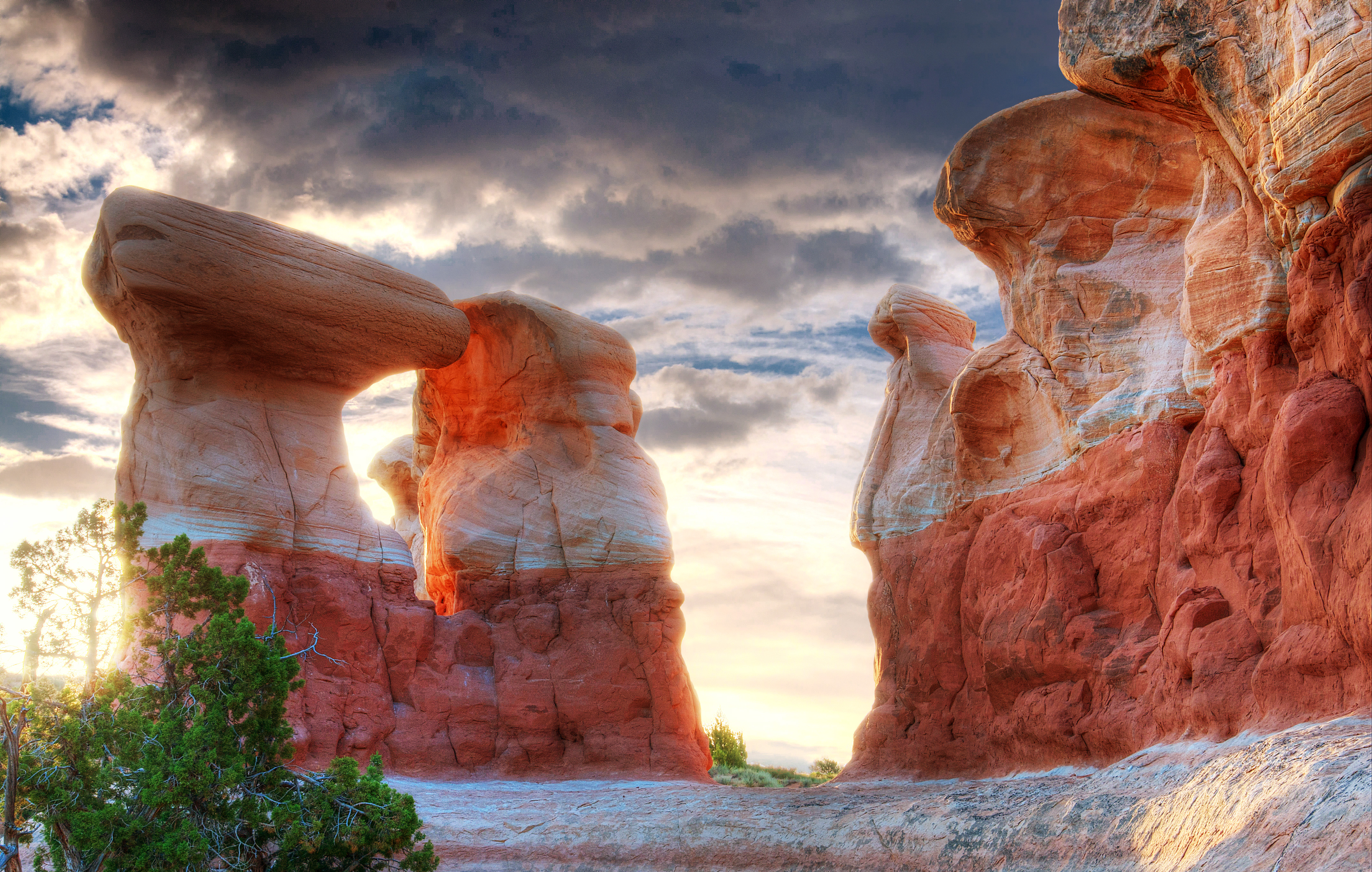 Уникальные творения природы. Боливия каньон Палька. Долина монументов чудо природы. Гейзер Флай, США. Выветренные скалы Америка.