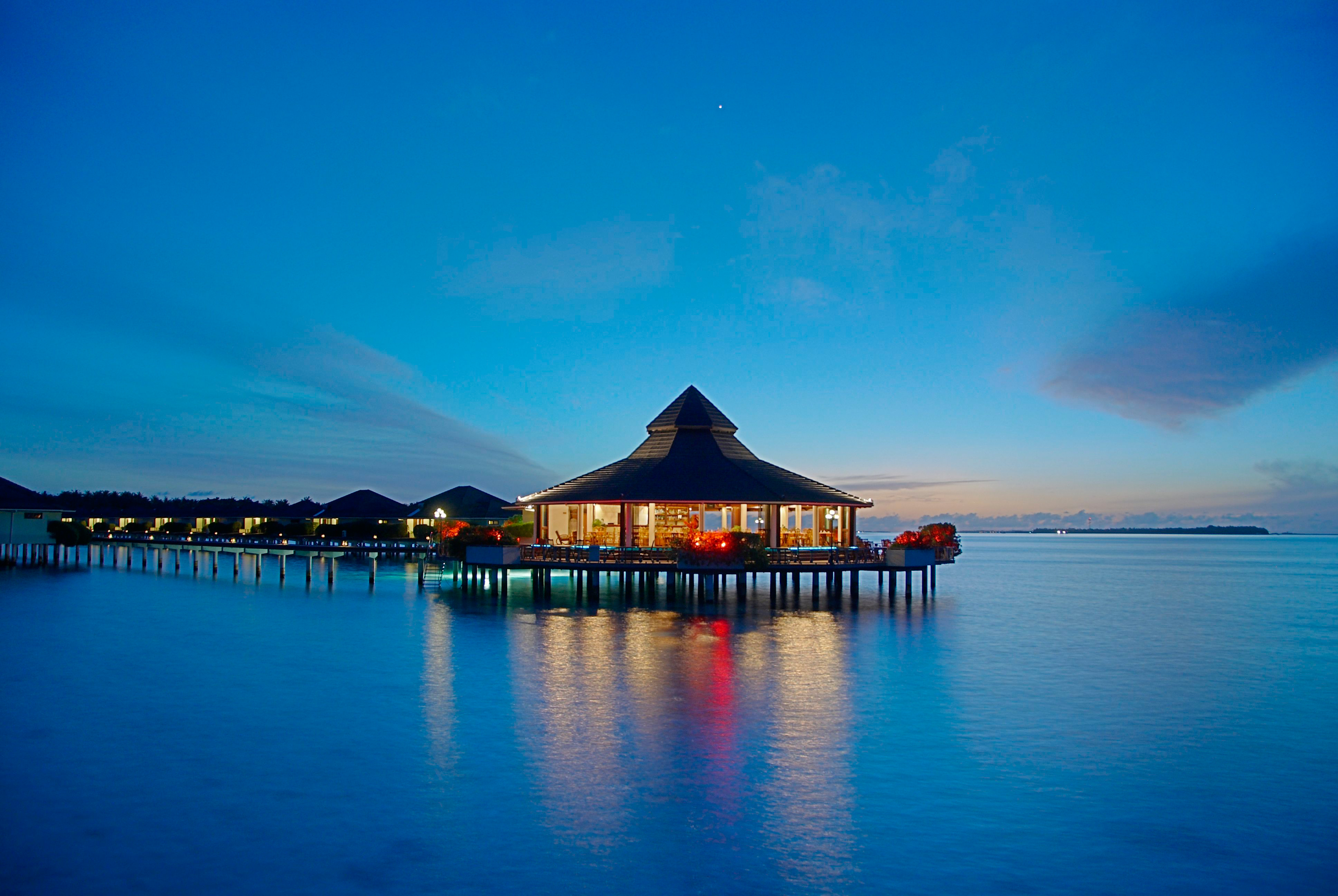 Обои вечер, бунгало, тропики, мальдивы, the evening, bungalow, tropics, the maldives разрешение 3872x2592 Загрузить