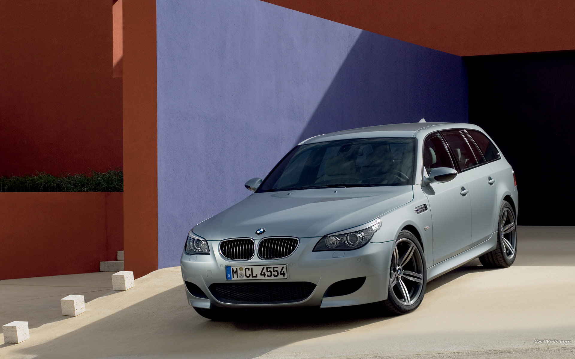 автомобиль BMW M5 E61 Touring загрузить