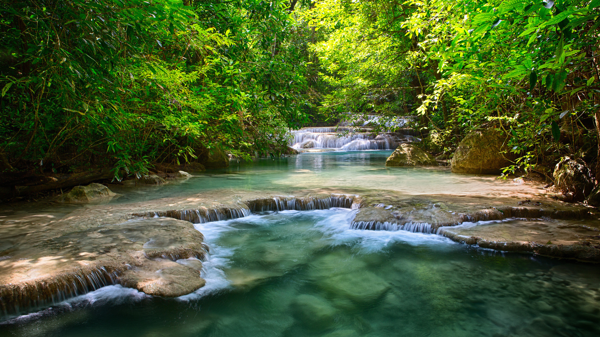 Обои деревья, река, зелень, листья, тайланд, водопады, trees, river, greens, leaves, thailand, waterfalls разрешение 1920x1080 Загрузить