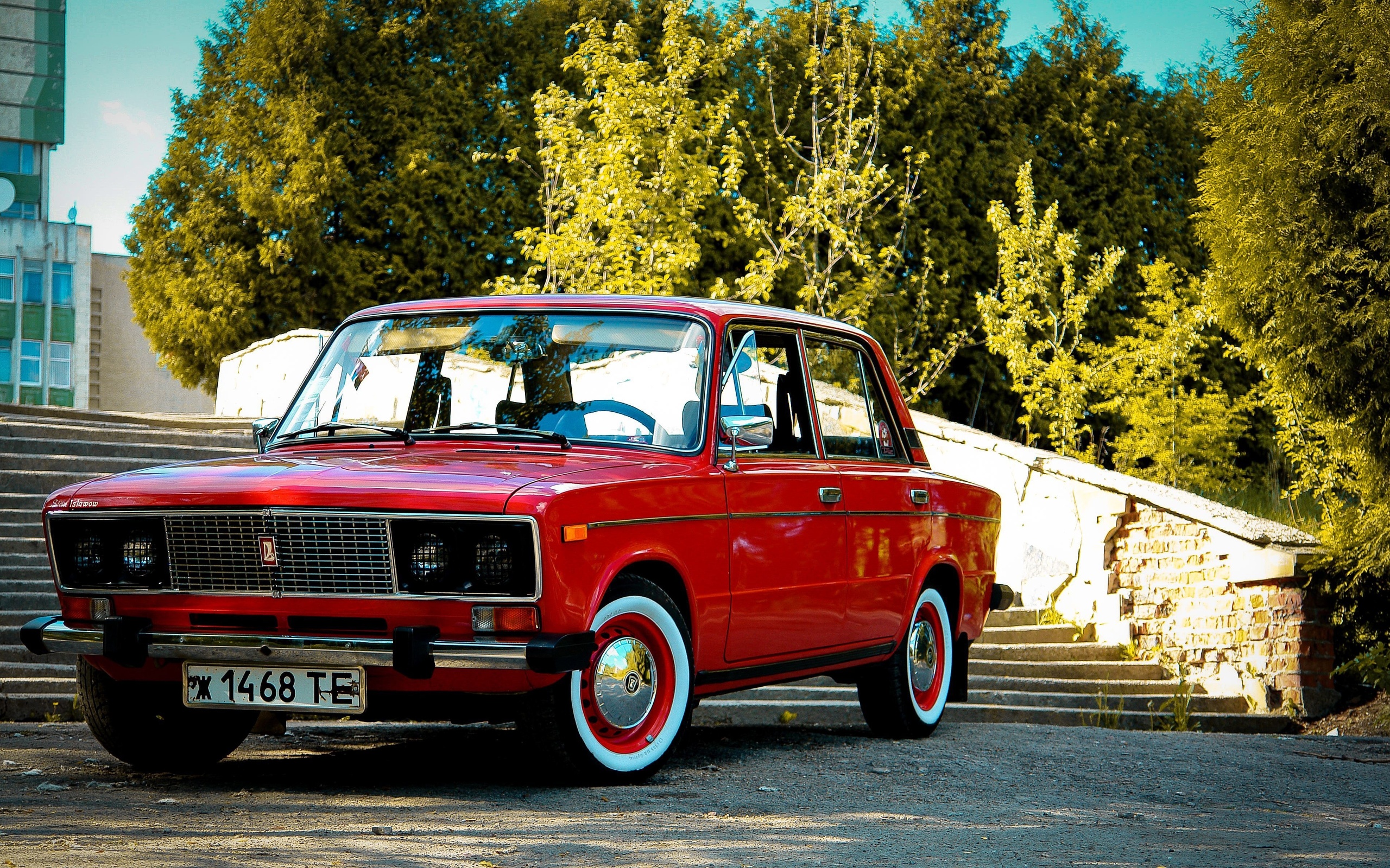 Lada 2106 красная