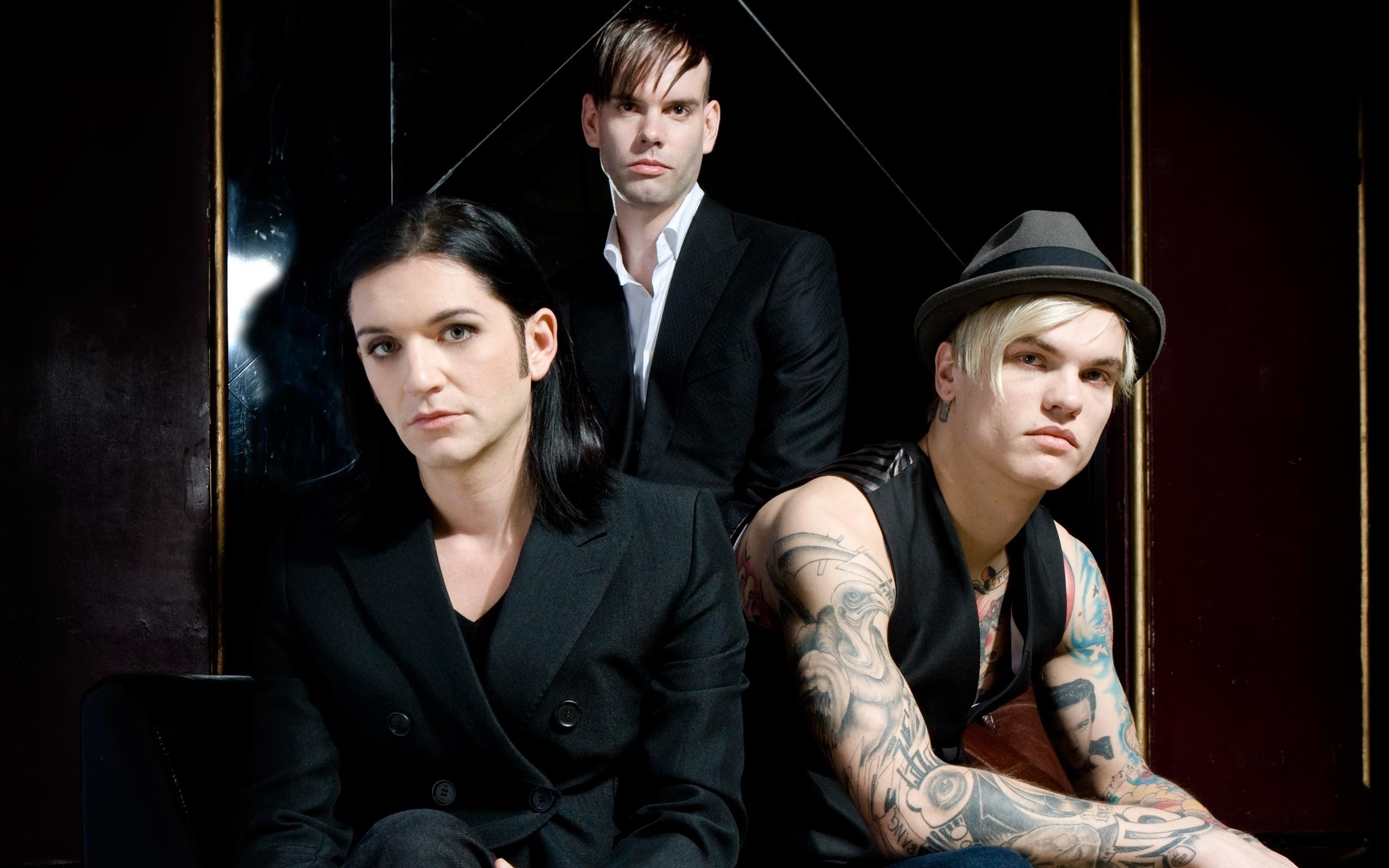 Обои placebo, brian molko, stefan olsdal, steve forrest, наскальные, rock разрешение 2560x1600 Загрузить