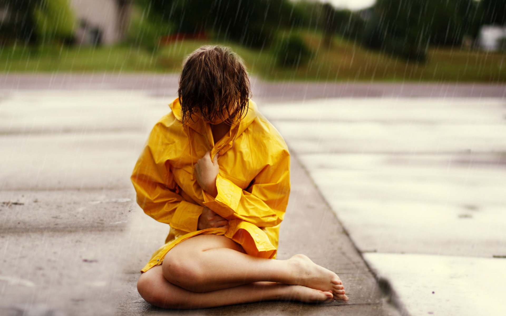 Обои девушка, настроение, улица, дождь, girl, mood, street, rain разрешение 1920x1200 Загрузить