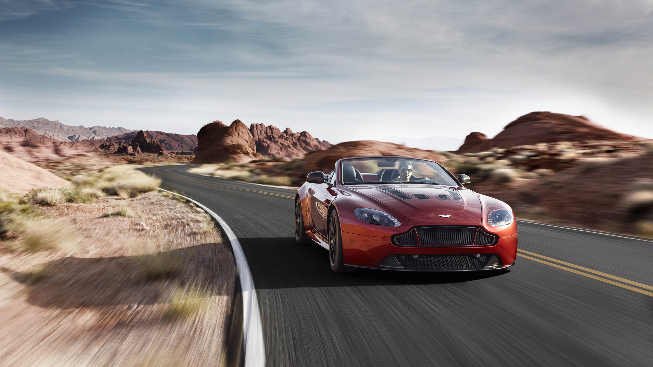 Обои 2015 aston martin v12 vantage s разрешение 2560x1440 Загрузить