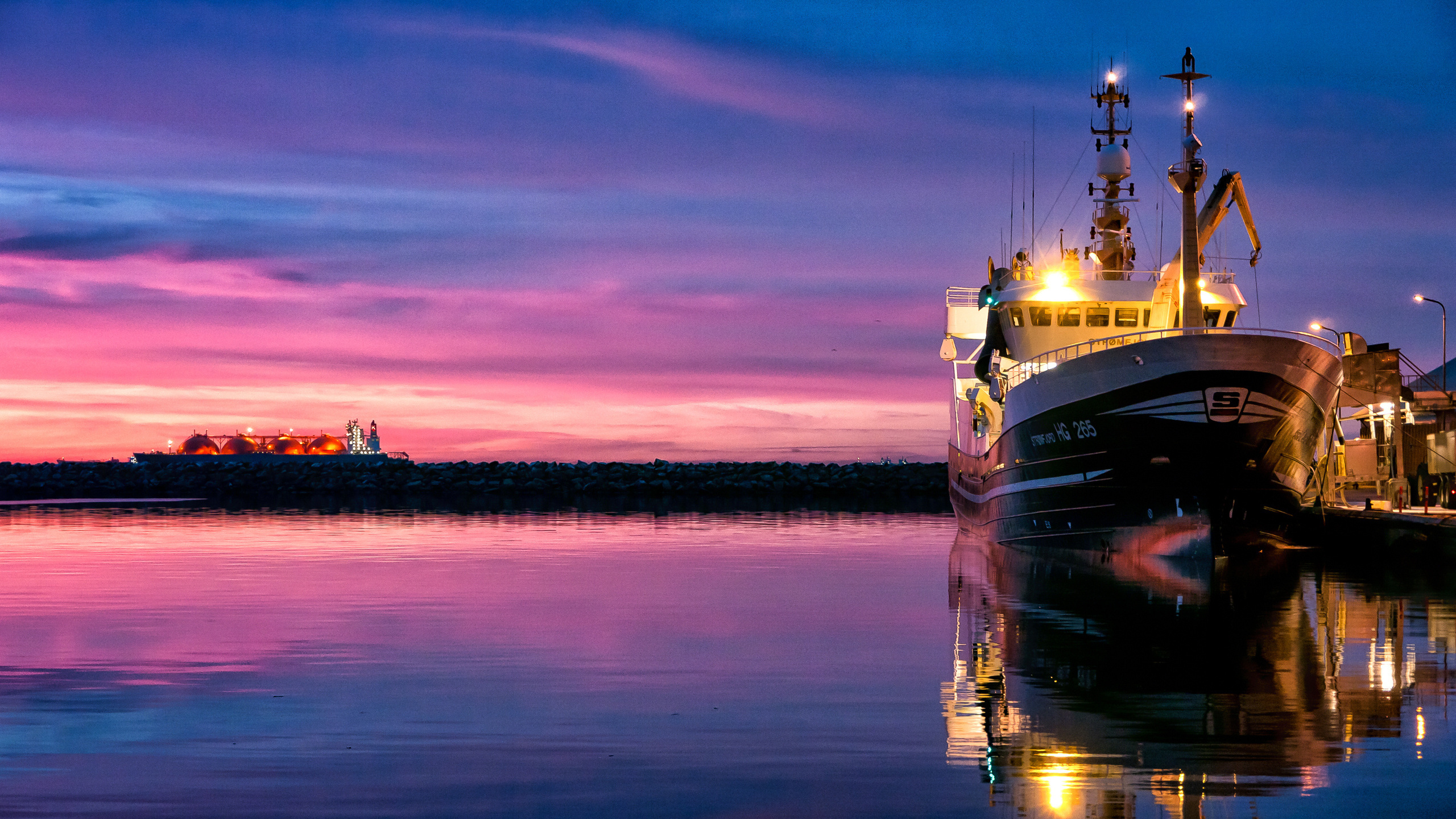 Обои небо, вода, закат, море, корабль, the sky, water, sunset, sea, ship разрешение 2560x1440 Загрузить