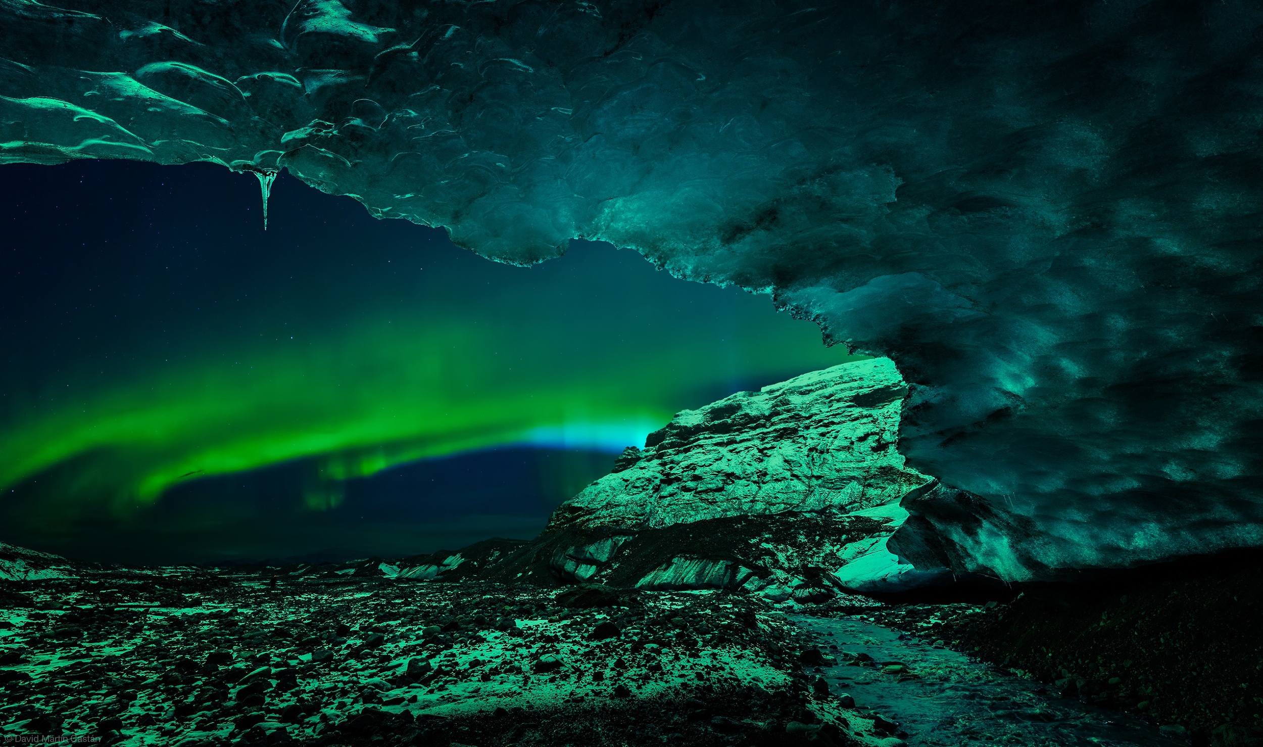Обои сияние, лёд, пещера, исландия, национальный парк, ватнайекюдль, lights, ice, cave, iceland, national park, vatnajökull разрешение 2500x1478 Загрузить