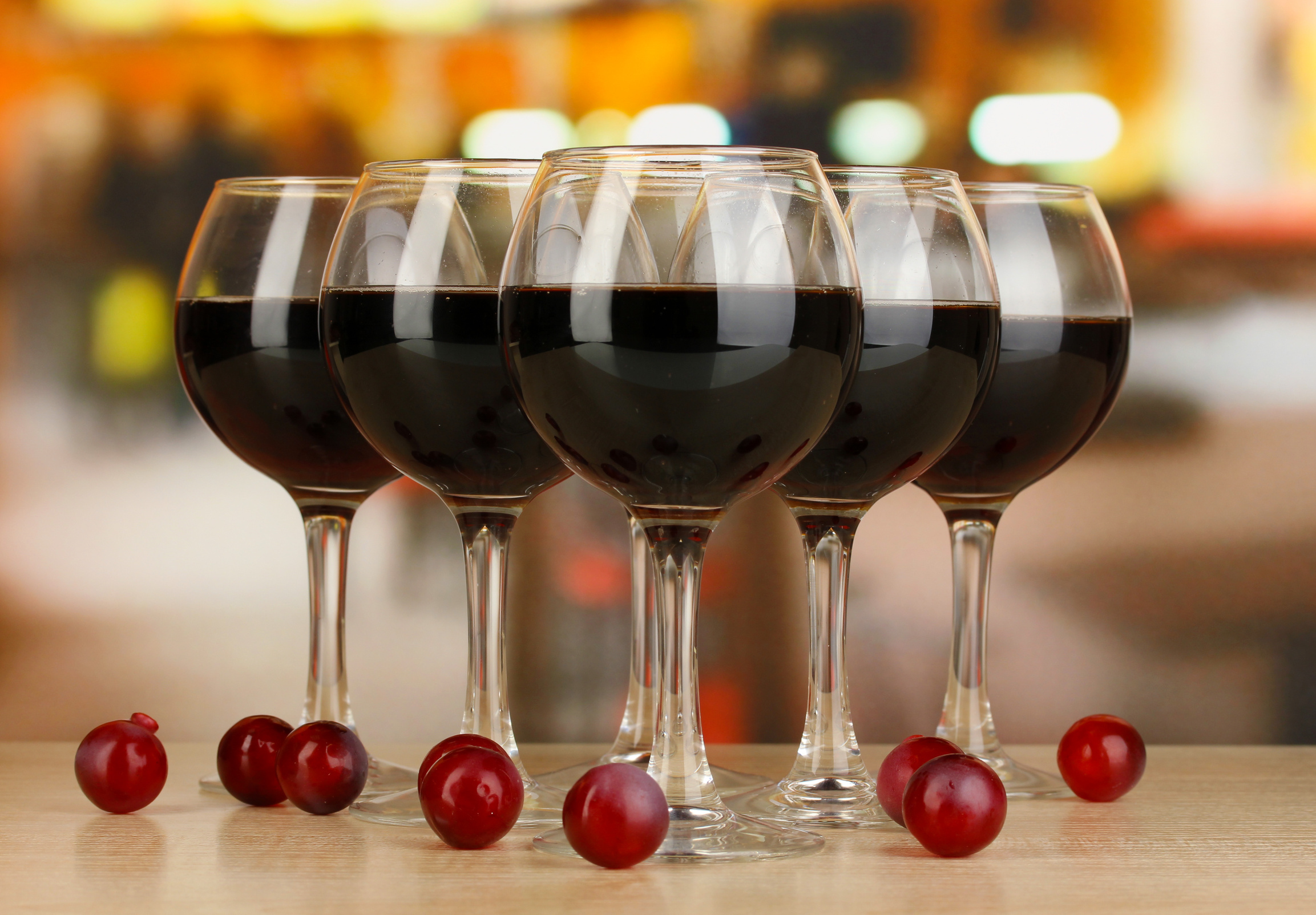 Обои ягоды, красное, вино.бокалы, berries, red, wine.glasses разрешение 2306x1604 Загрузить