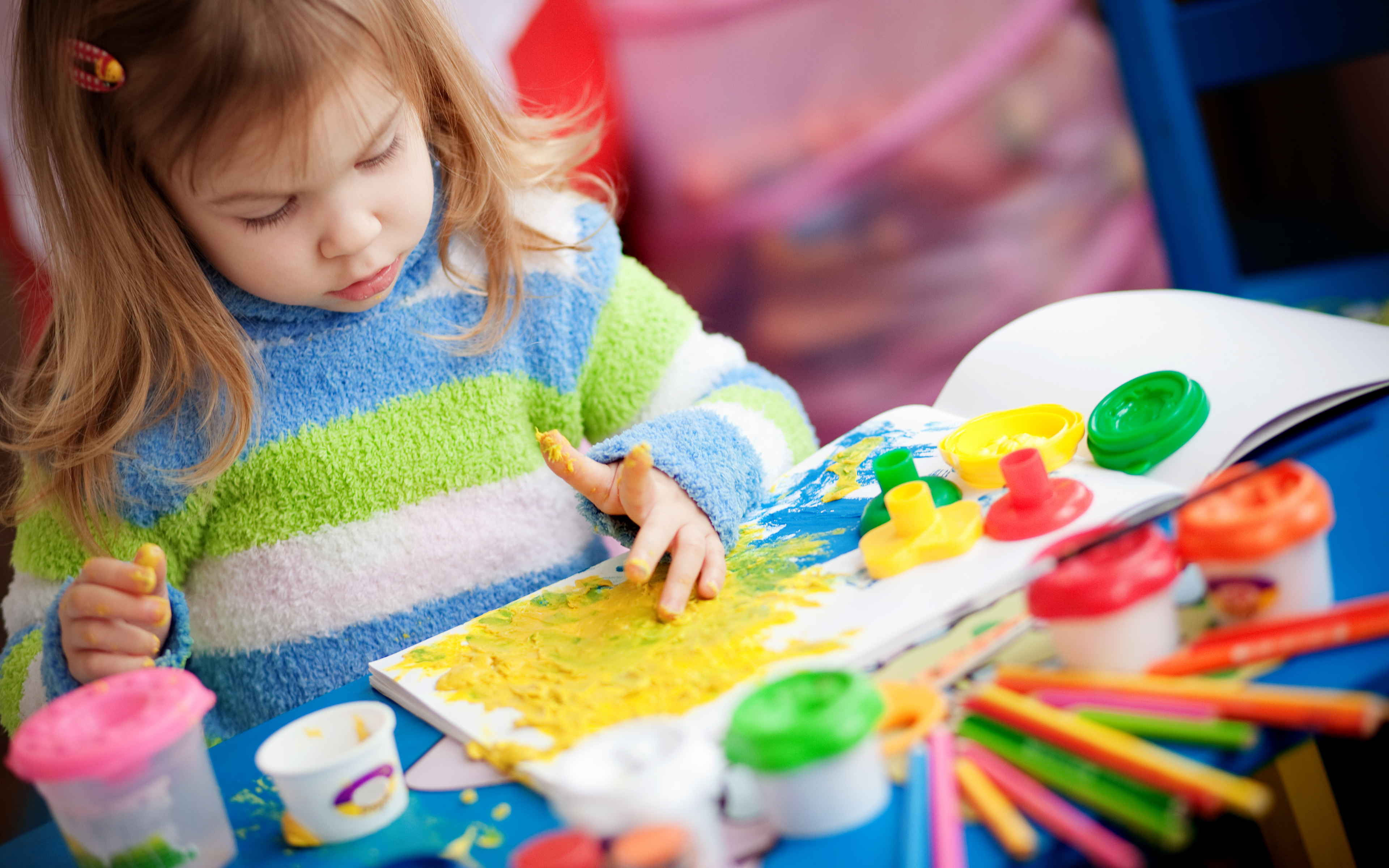 Творческая активность дошкольников. Арт терапия для детей. Детское творчество. Творческий мастер класс для детей. Дети творчество.
