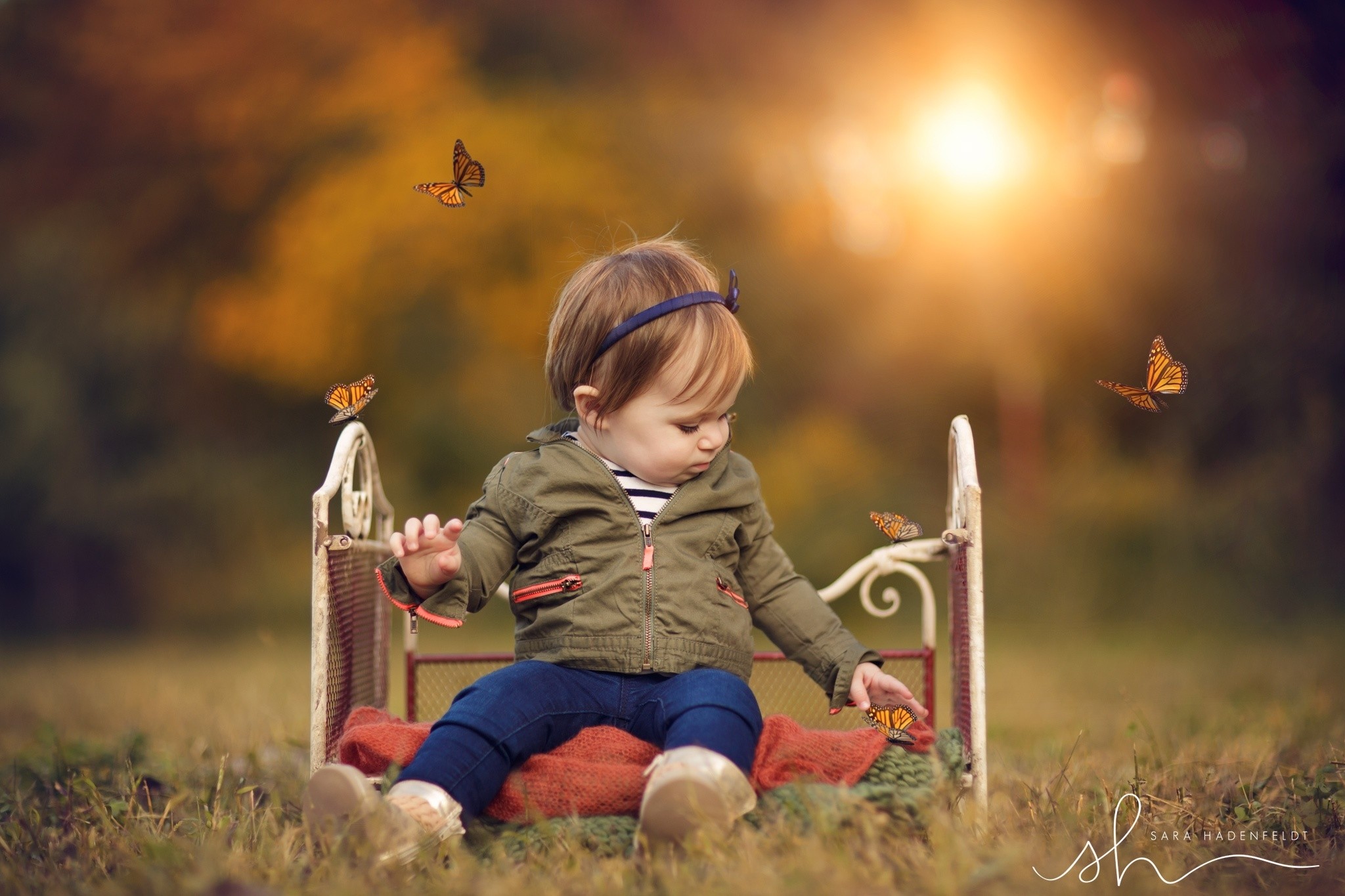 Обои природа, девочка, ребенок, бабочки, кроватка, nature, girl, child, butterfly, cot разрешение 2048x1365 Загрузить