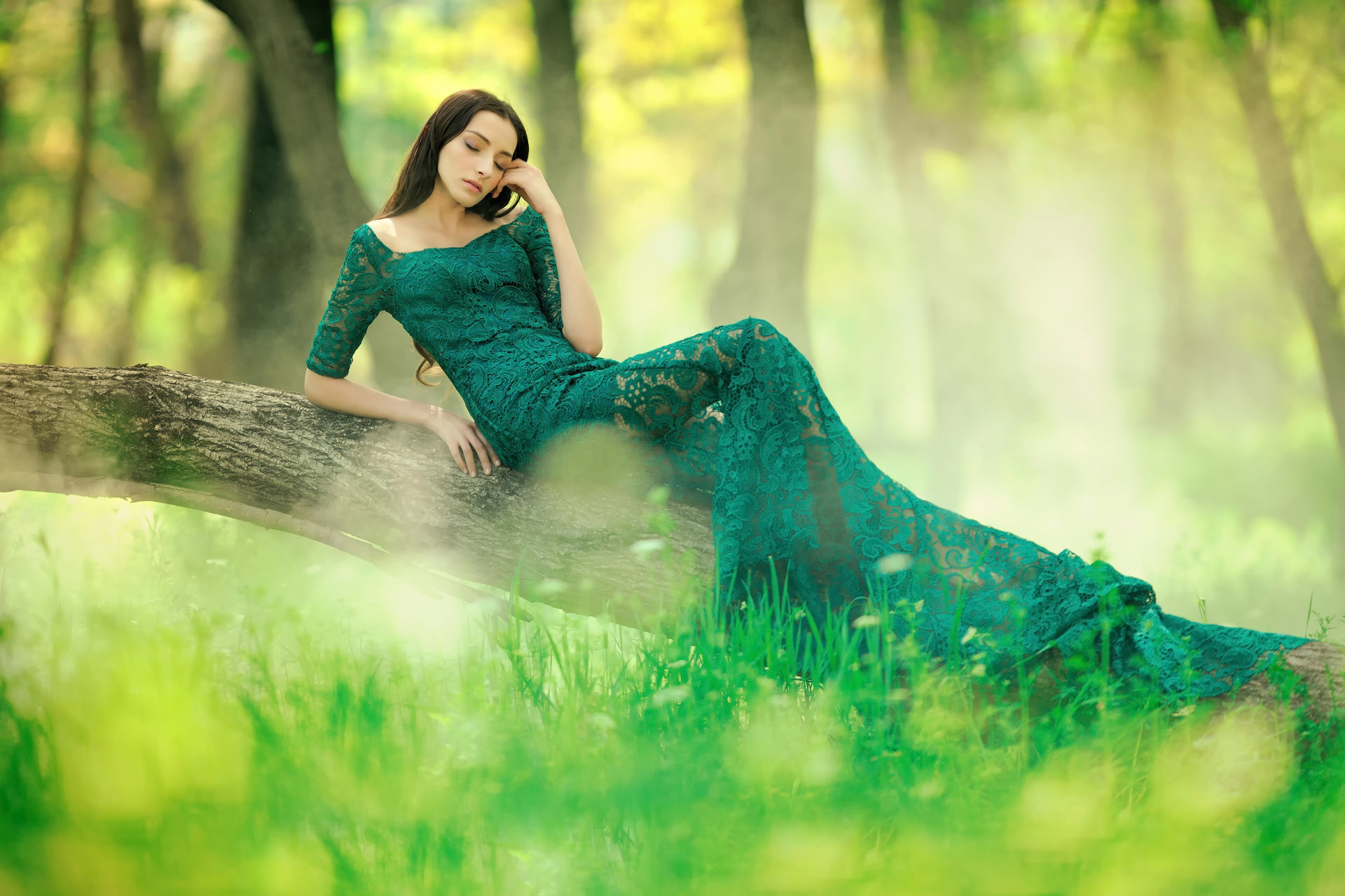 Обои зелень, лес, девушка, платье, rafa, в зелёном, greens, forest, girl, dress, in green разрешение 1920x1280 Загрузить