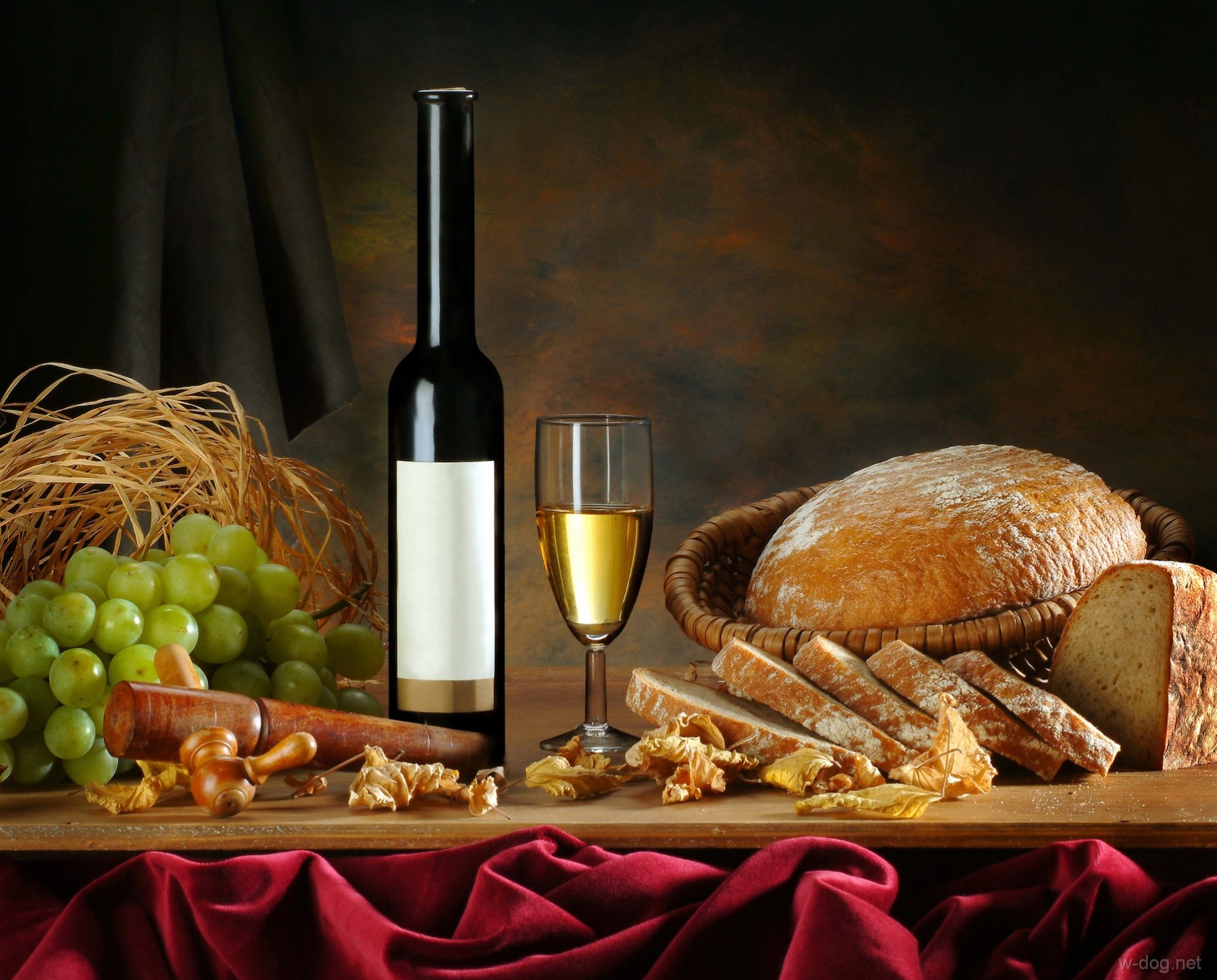 Обои листья, виноград, бокал, хлеб, вино, белое, бутылка, leaves, grapes, glass, bread, wine, white, bottle разрешение 1920x1546 Загрузить
