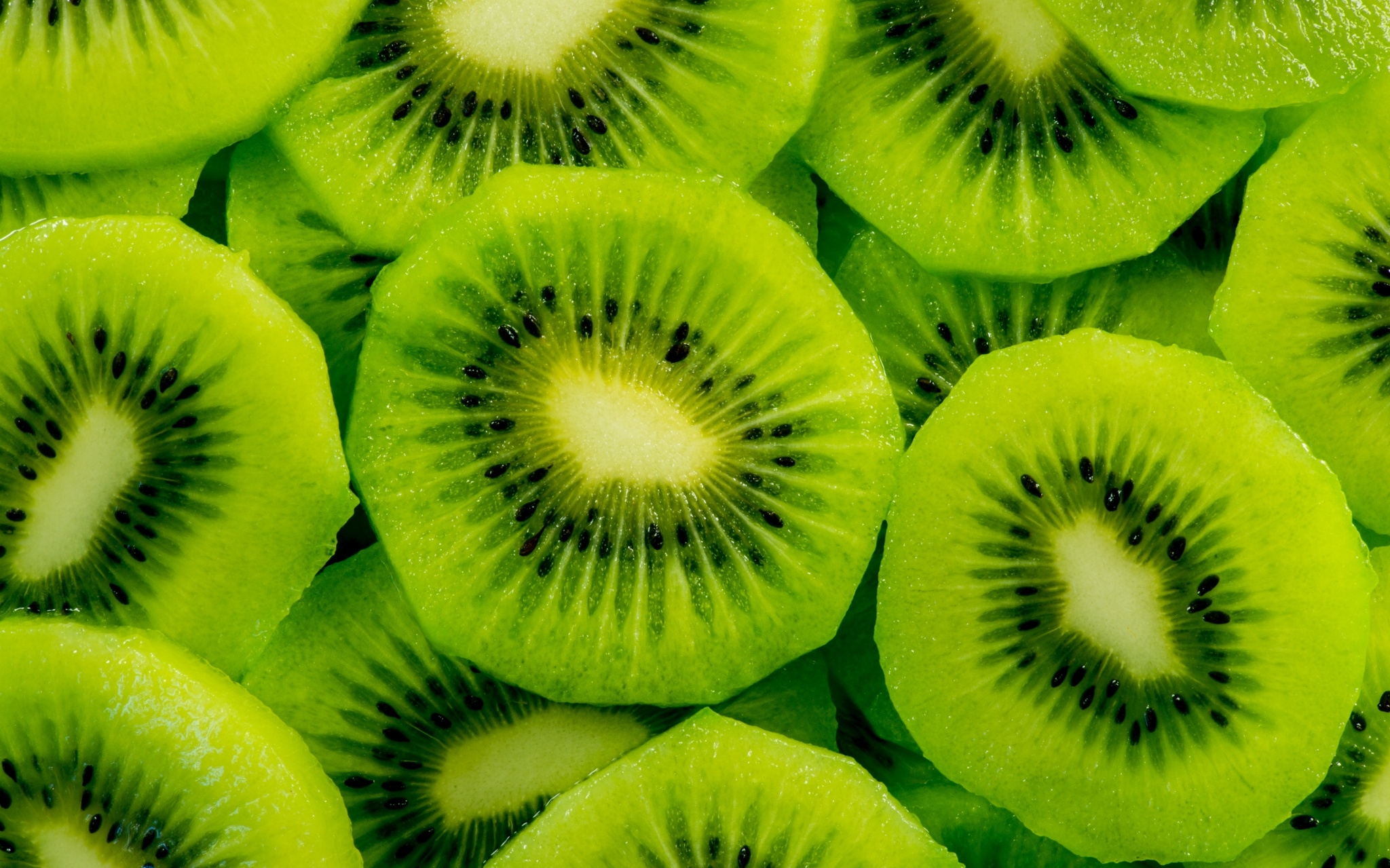 Обои зелёный, макро, фрукты, ломтики, киви, green, macro, fruit, slices, kiwi разрешение 2048x1279 Загрузить