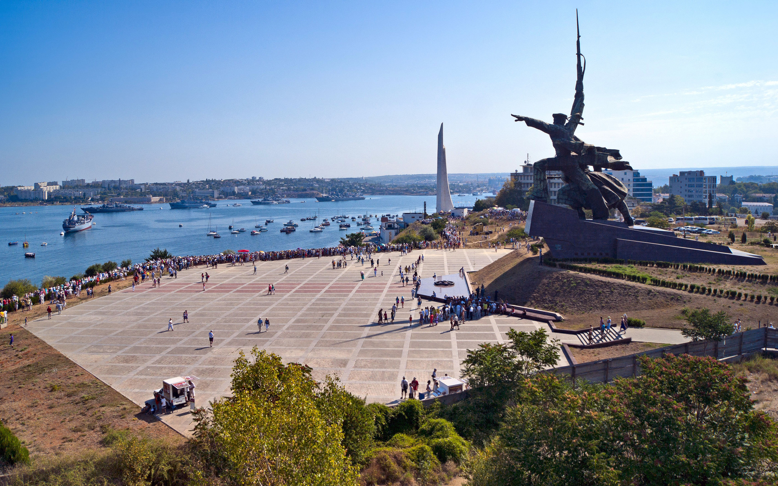 Обои крым, севастополь, памятник морякам, crimea, sevastopol, a monument to the sailors разрешение 2560x1600 Загрузить